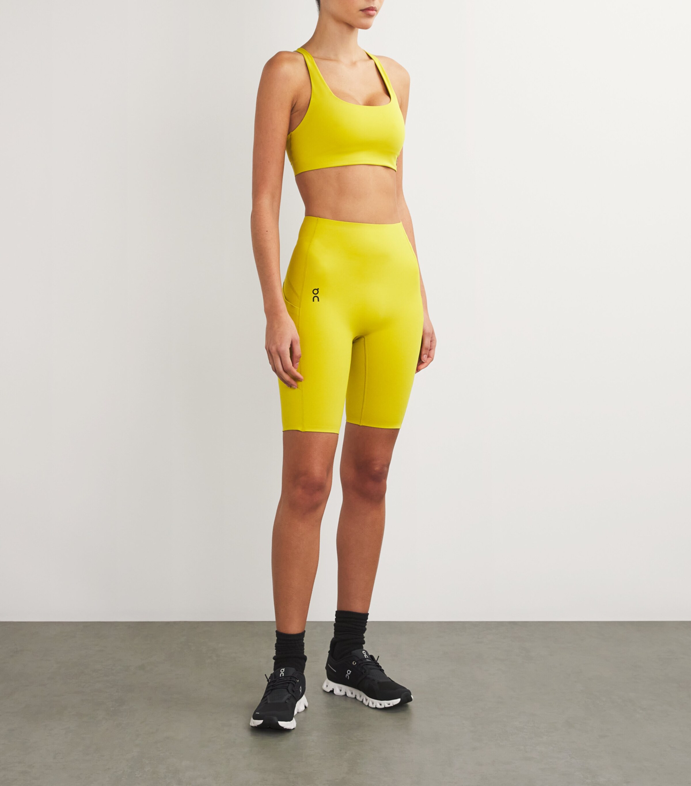 Cloud 5 Trainers BLACK WHITE Image 6