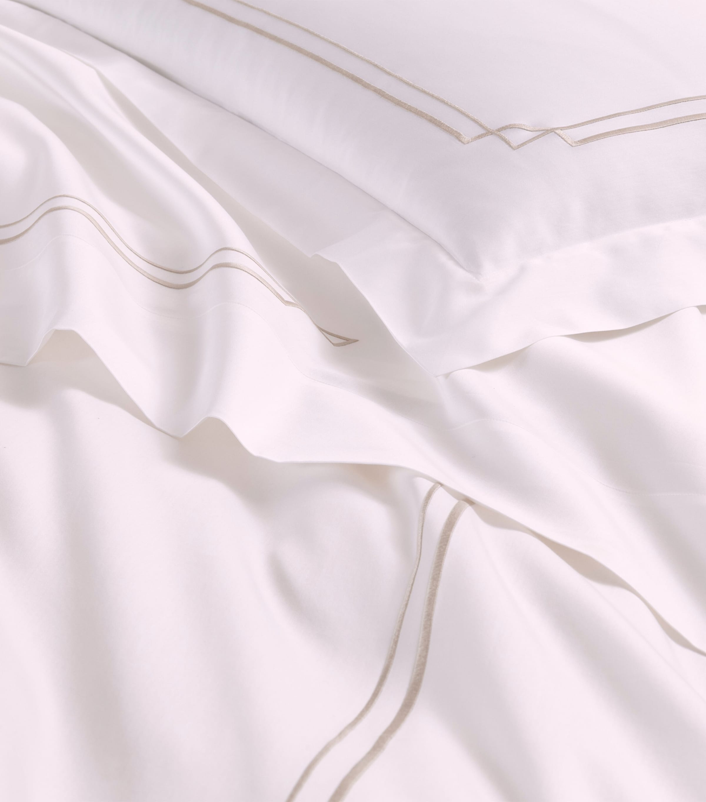 Frette Layering Embroidery Duvet Cover (260cm x 240cm) Milk/savage B Image 5