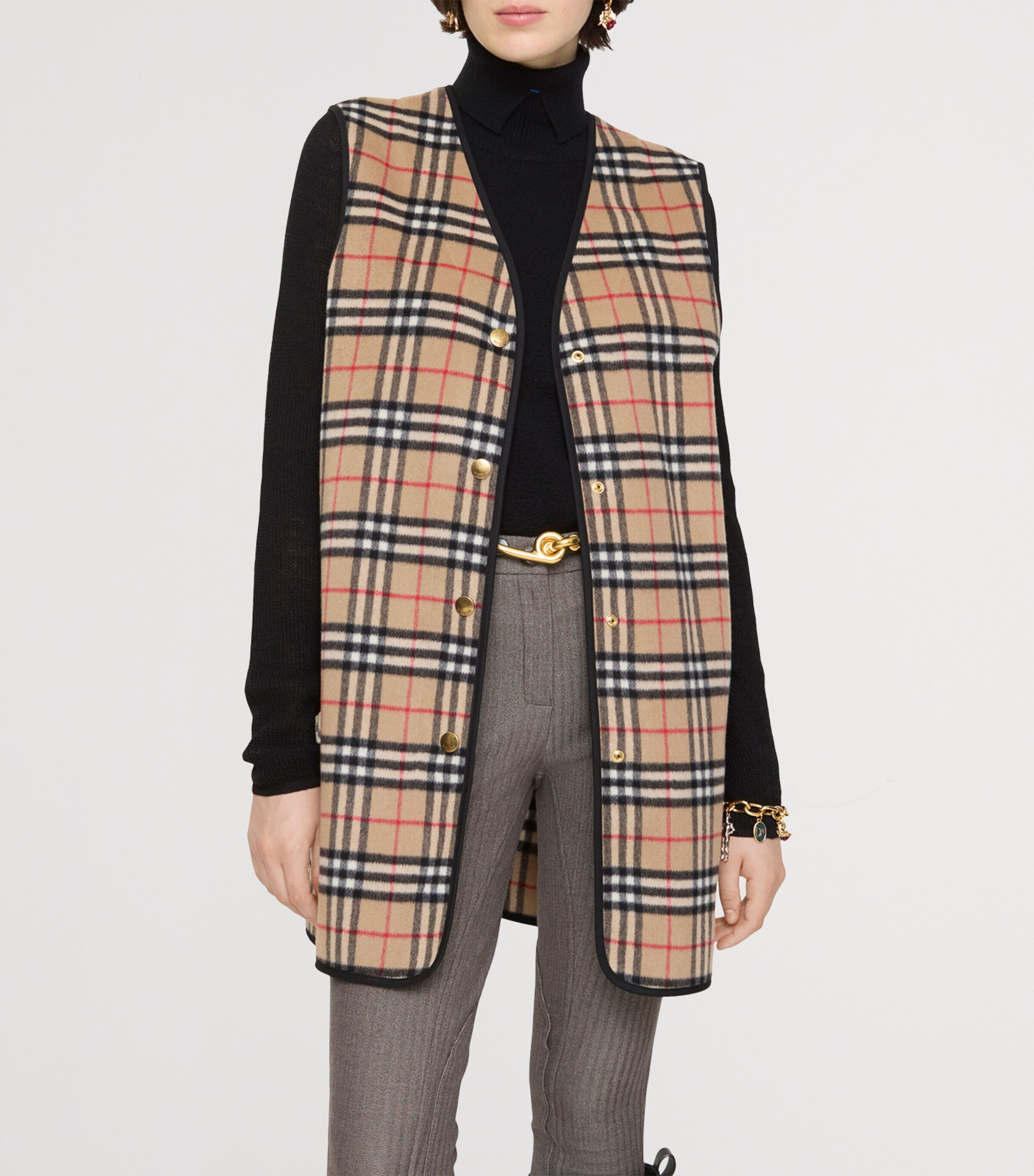 56c753aed083ebbbf145a3c3e42562