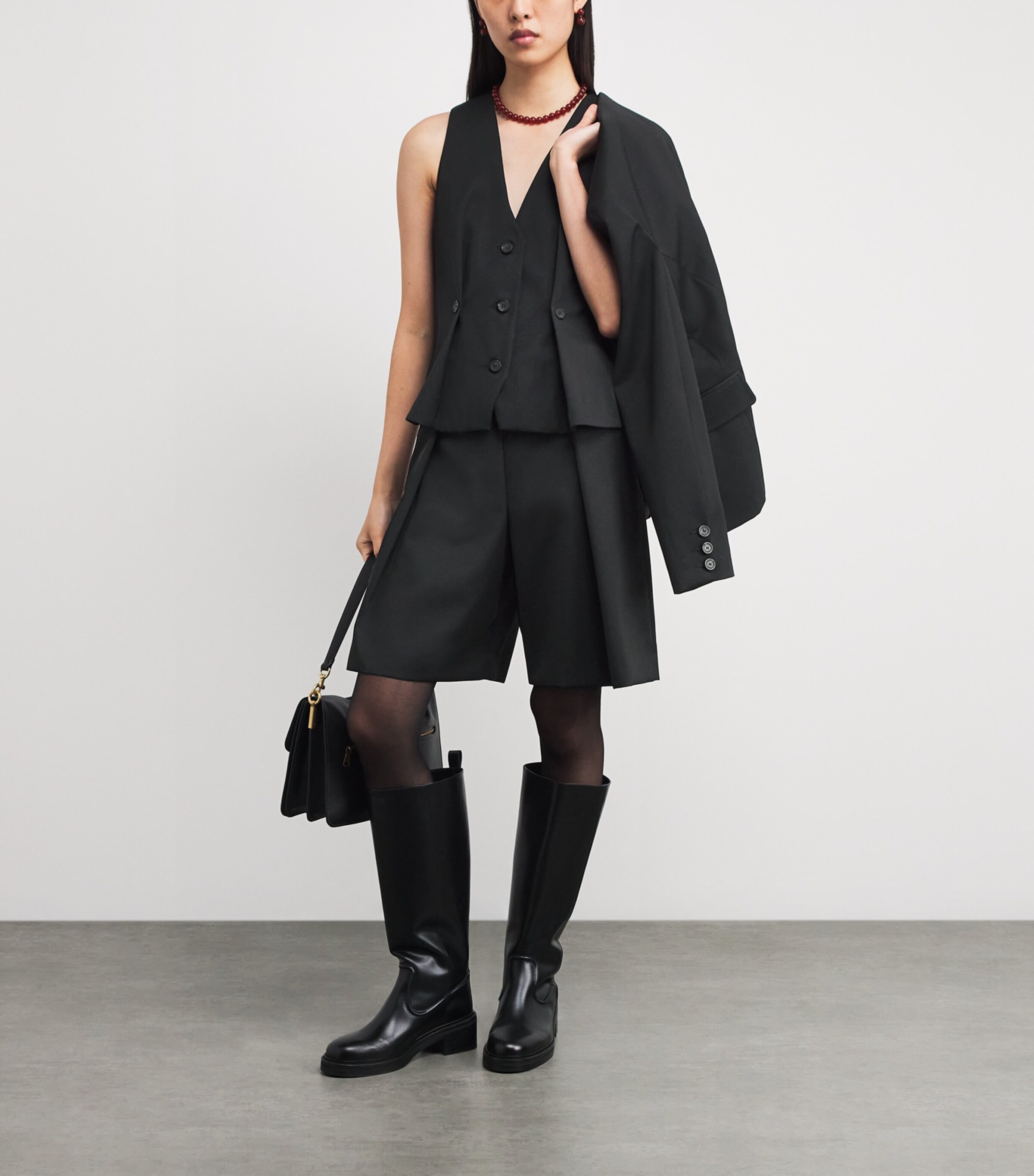 Button Pleat Bermuda Shorts BLACK Image 2