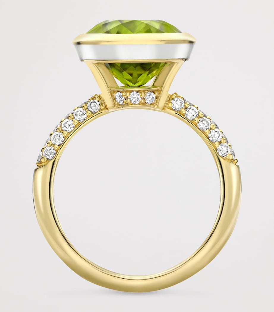 Boodles Yellow Gold, Diamond and Peridot Dolce Vita Oval Ring Yellow Gold Image 4