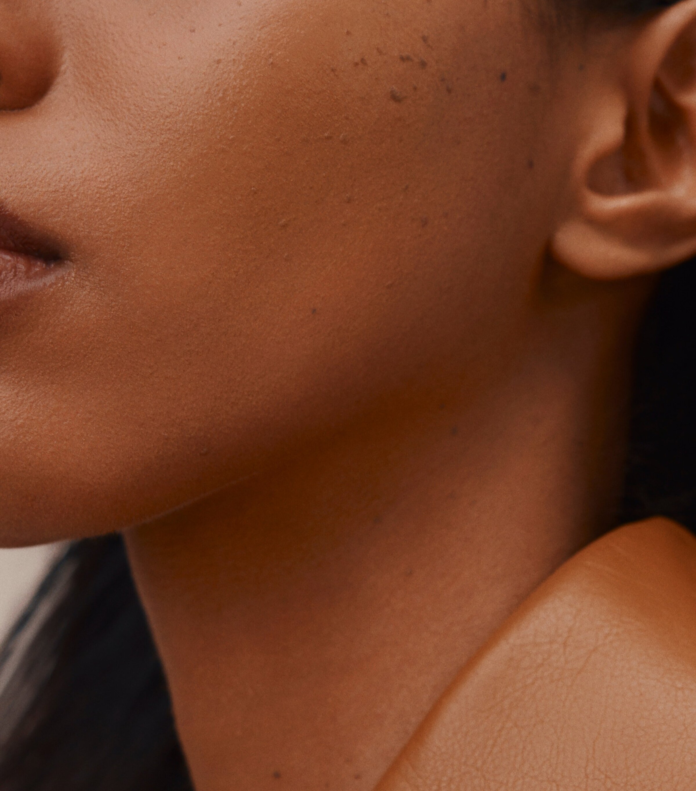 HERMÈS Plein Air Luminous Matte Skincare Foundation Chai Image 10