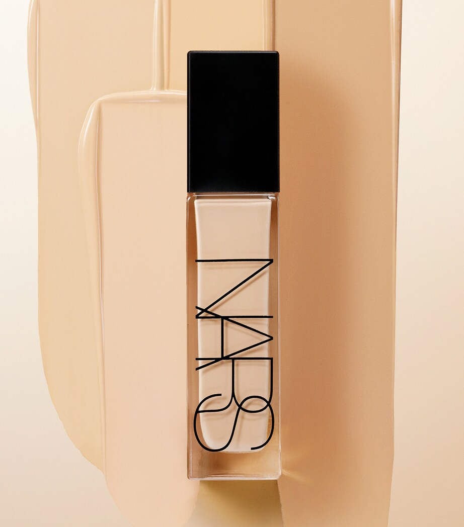 Natural Radiant Longwear Foundation OSLO Image 5