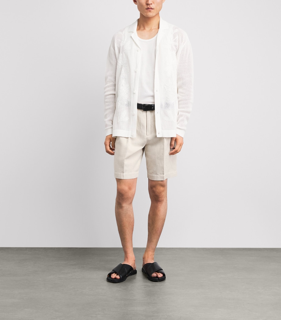 CHÉ Mens Cotton-Linen Marinos Chino Shorts Ivory Image 2