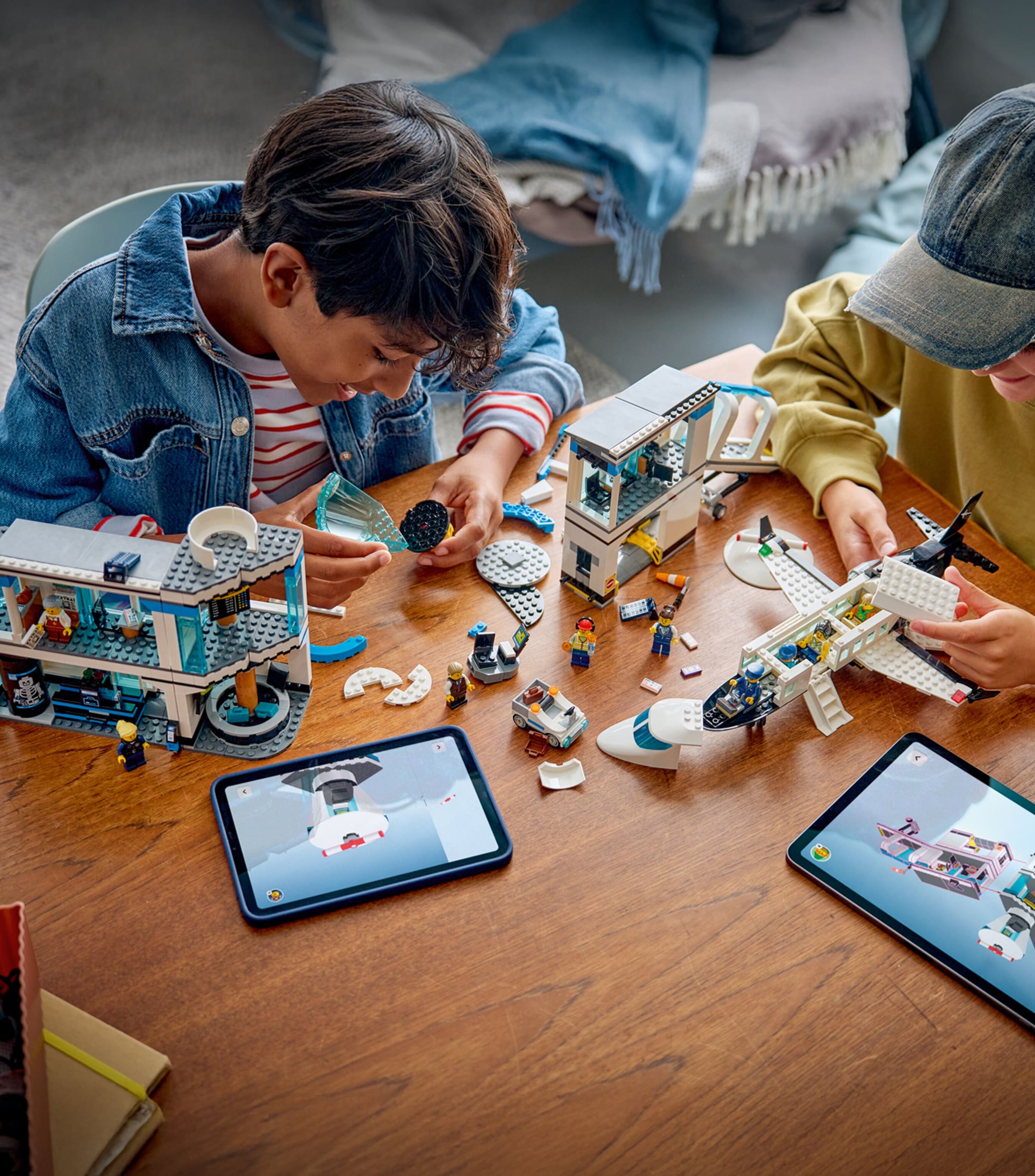 LEGO City Airport with Airplane Toy Model Kit 60502 MULTI Image 4