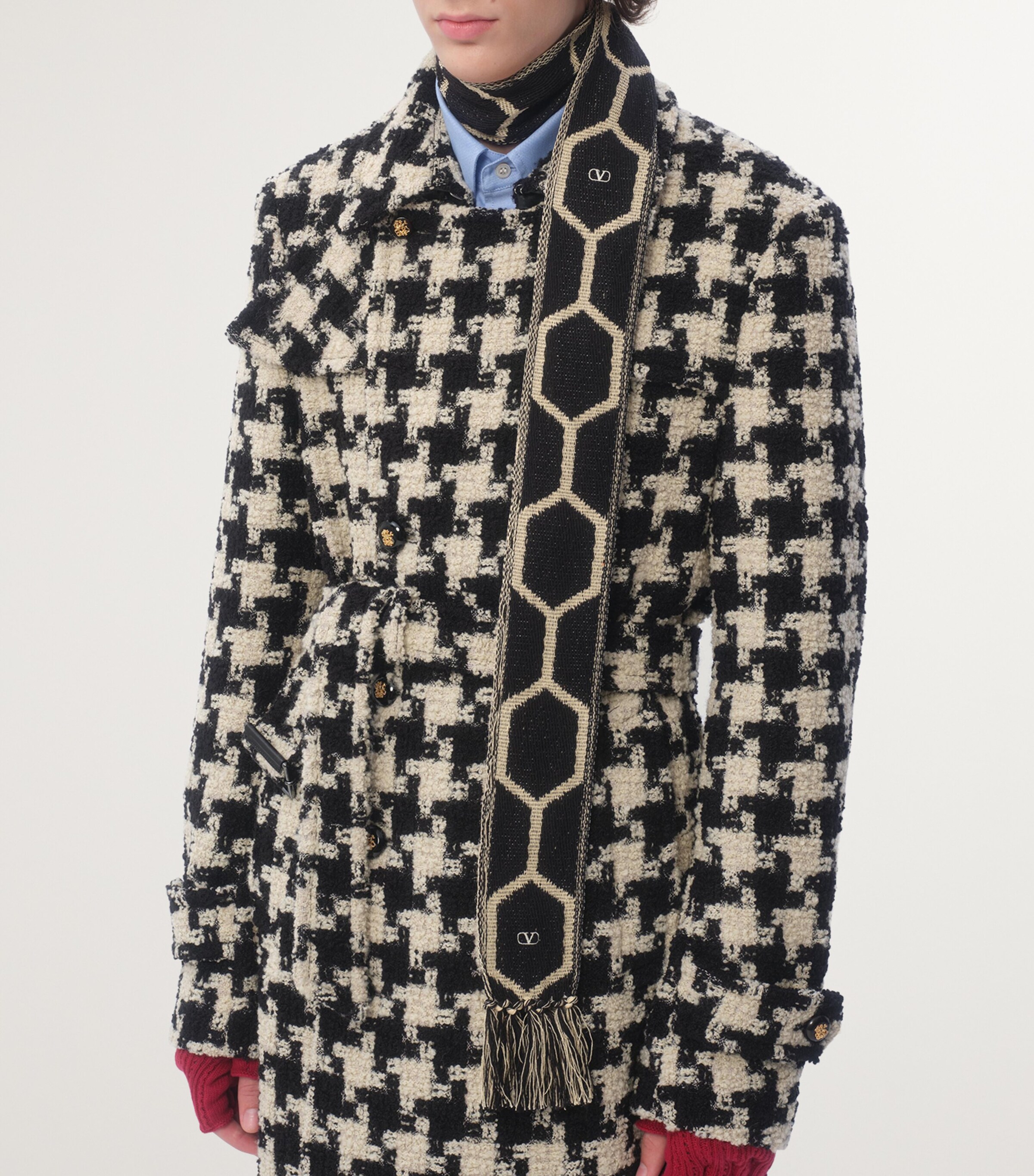 【関税&送料込】Valentino Garavani Black Velvet Scarf Buy Valentino Garavani Black Valentino Garavani Scarf in