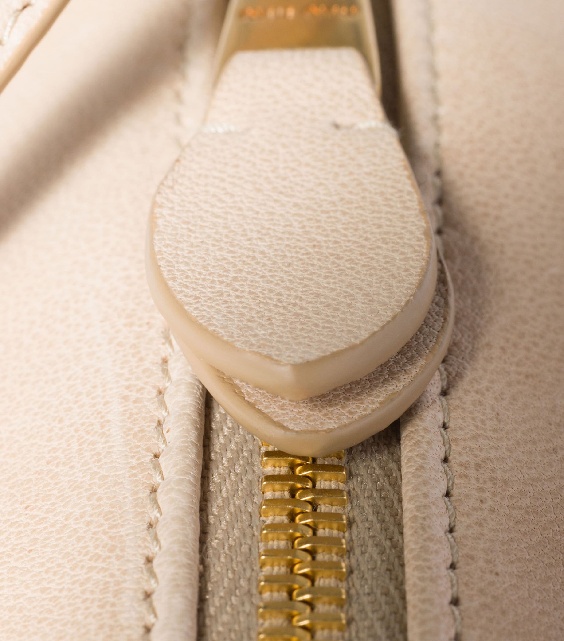 Leather Logo Pouch F0065 Image 5