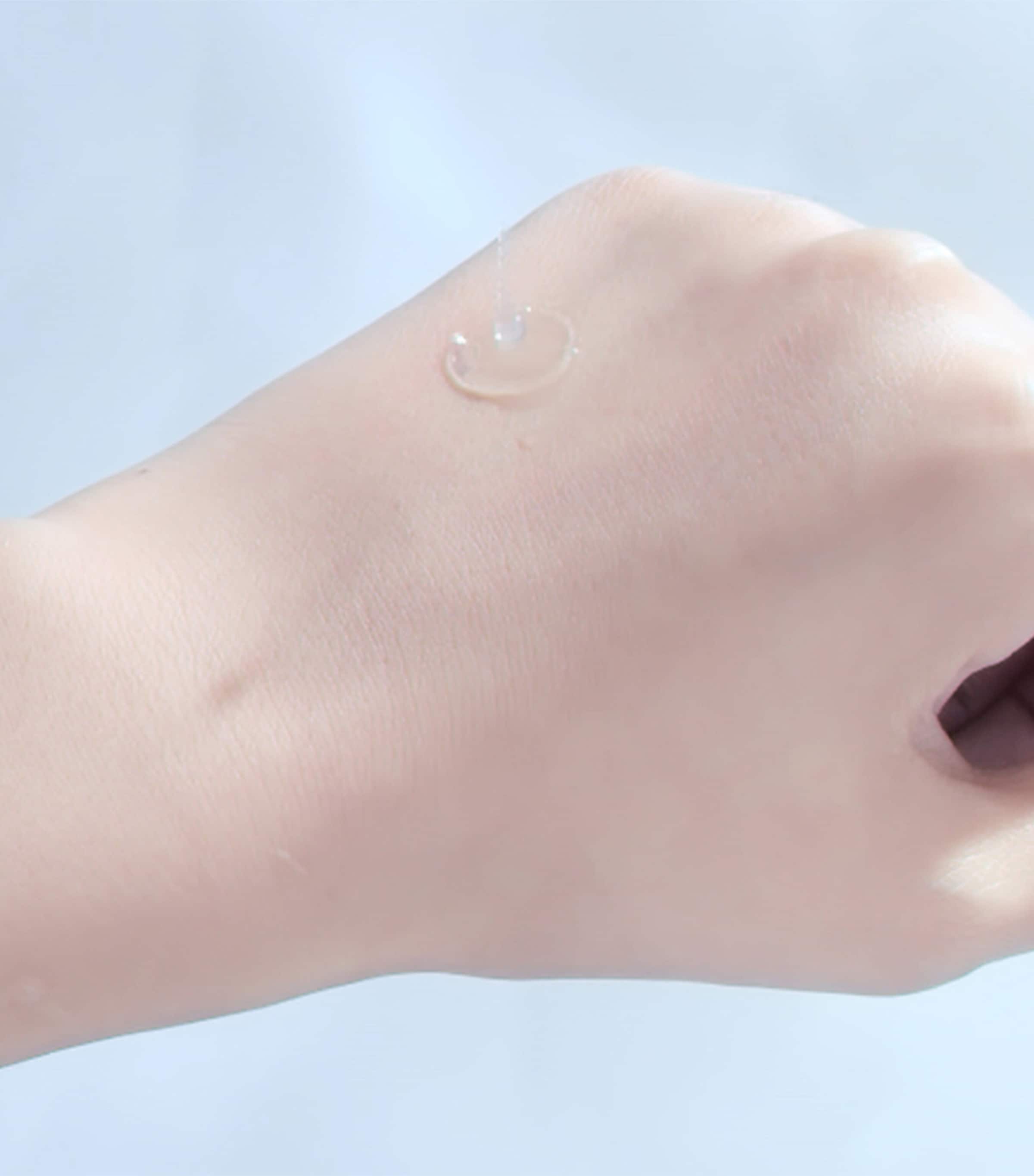 Perfectly Clean Infusion Balancing Essence Lotion with Amino Acid + Waterlily (400ml) NO COLOUR Image 3