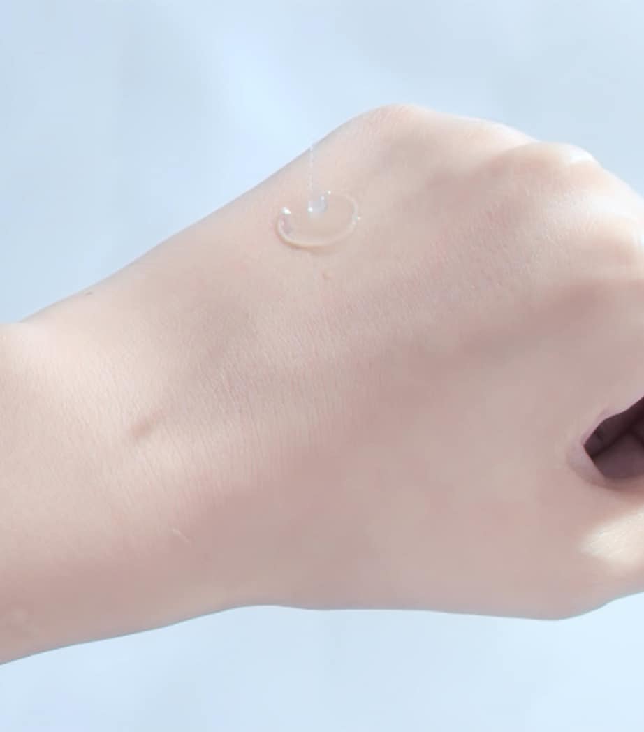 Perfectly Clean Infusion Balancing Essence Lotion with Amino Acid + Waterlily (400ml) NO COLOUR Image 3