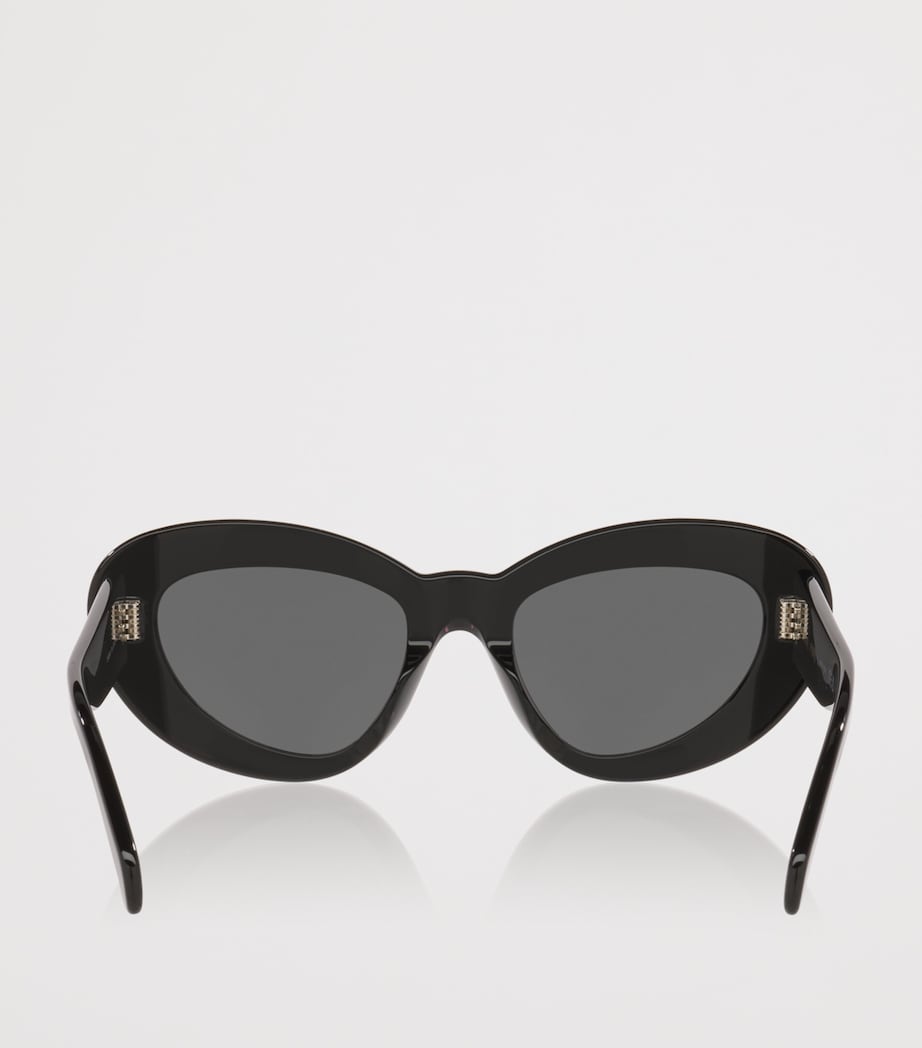 Oversized Cat Eye 3 Dots Sunglasses 1100L1 Image 2
