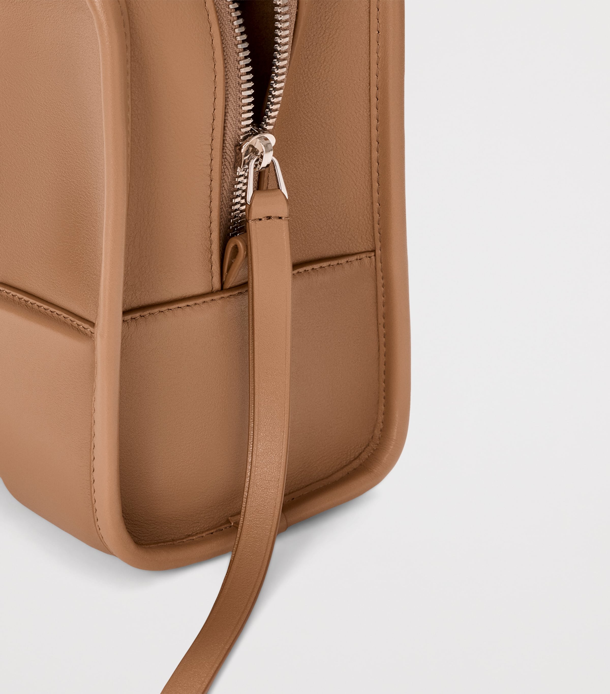 LOEWE Womens Medium Leather Amazona 180 Top-Handle Bag Mocha Image 7