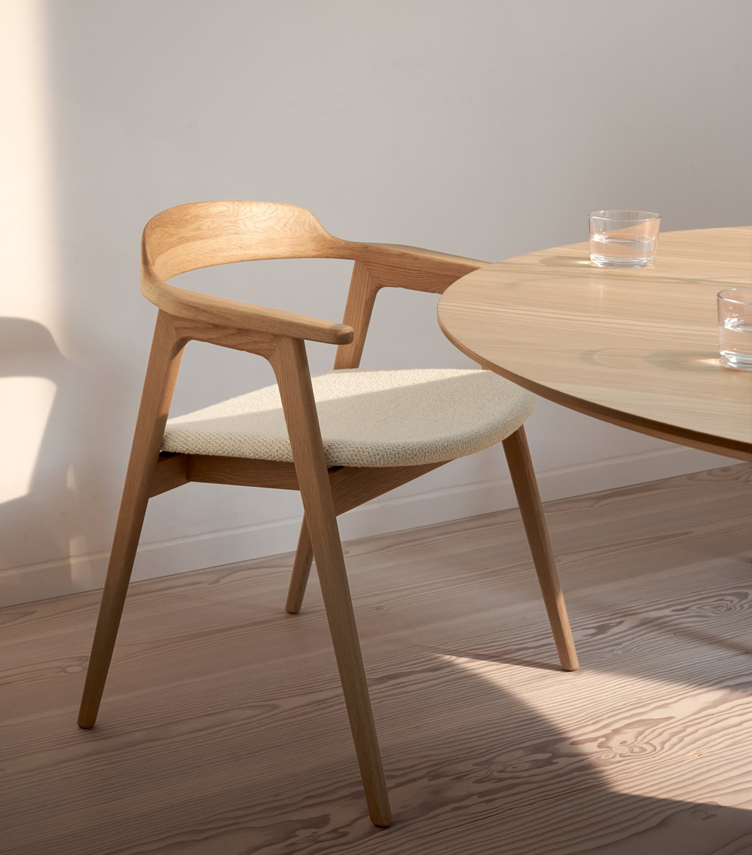 BoConcept Oak Seoul Dining Chair White Image 4
