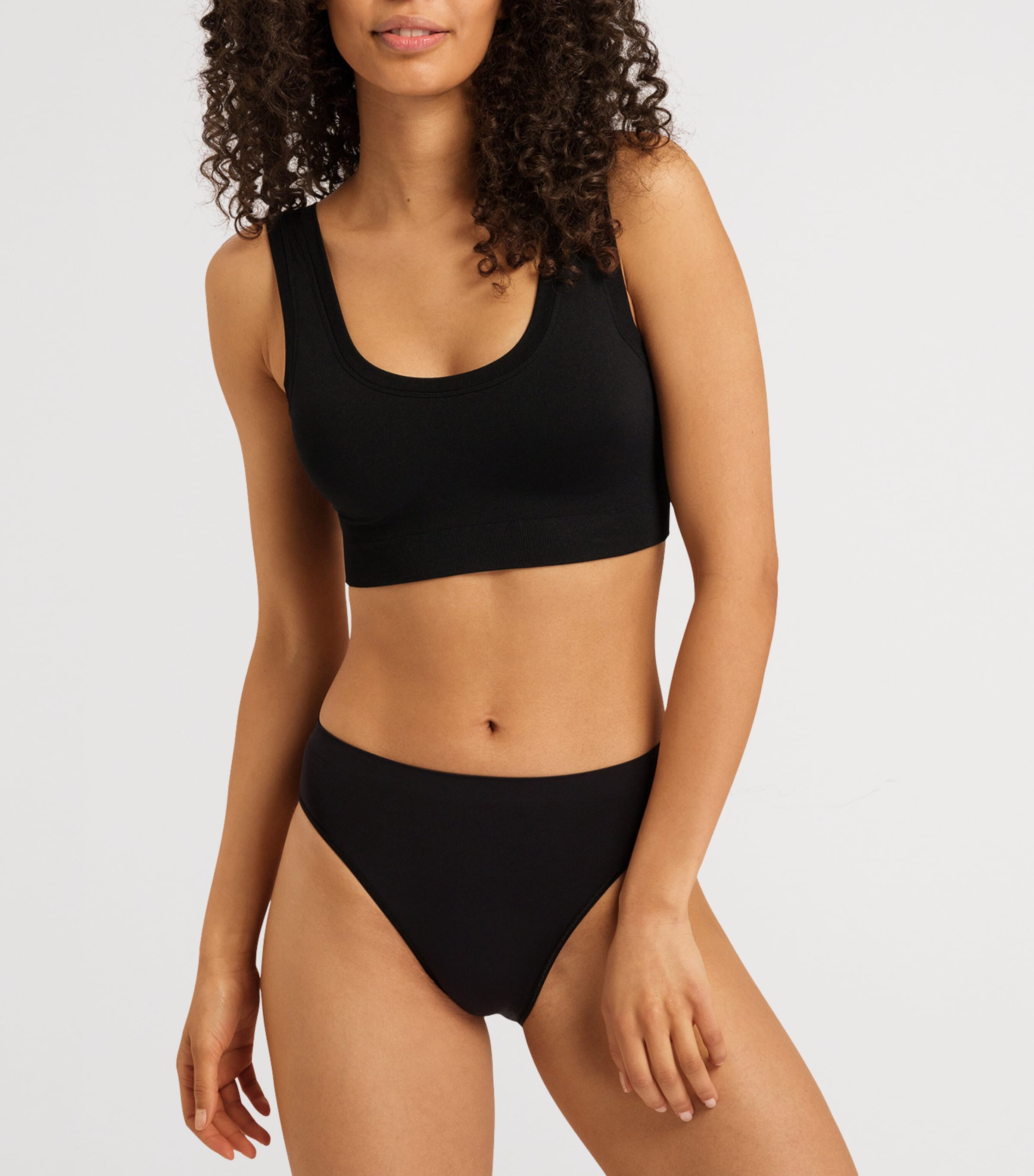 Hanro Womens Padded Touch Feeling Crop Top Image 2