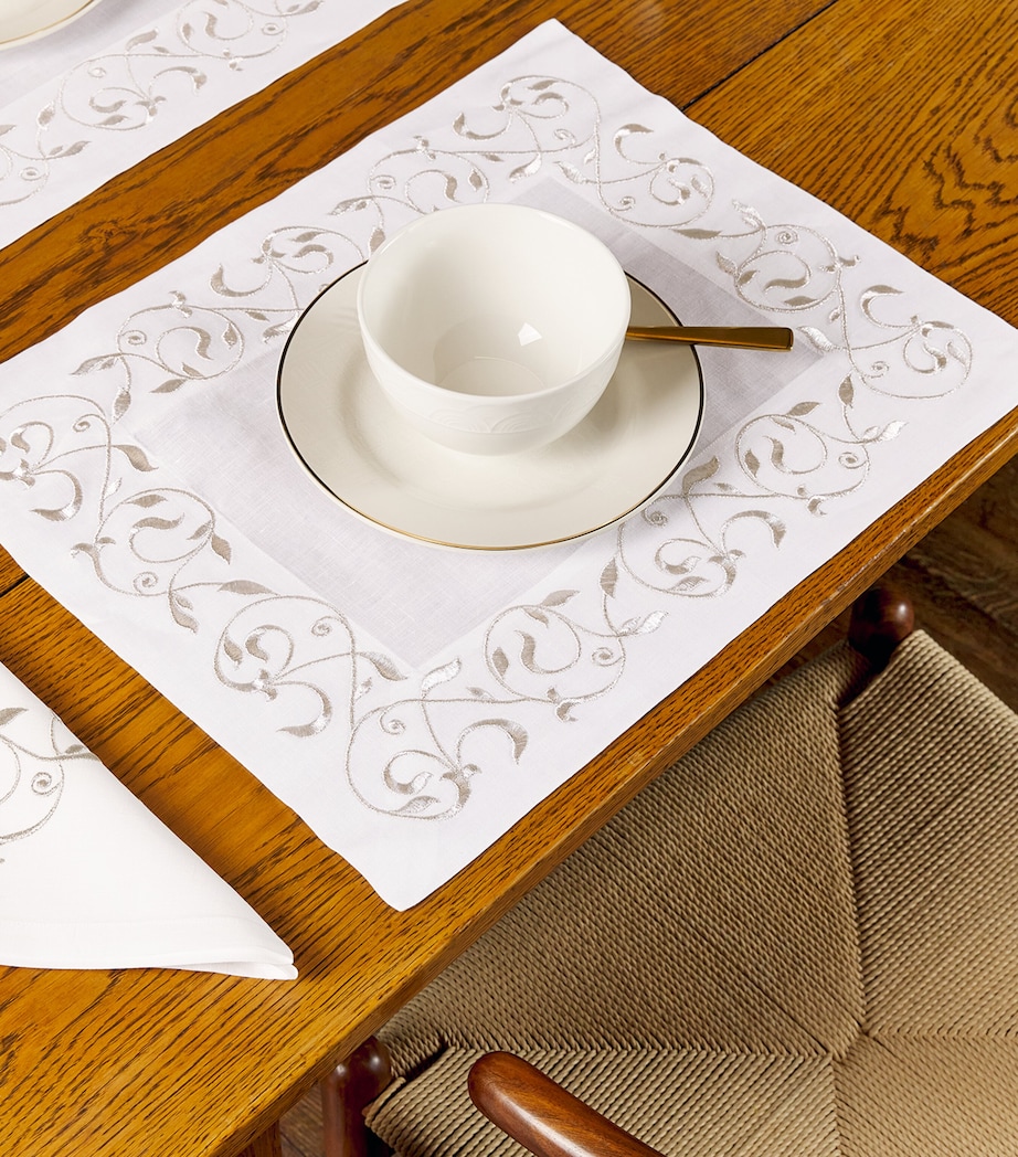 Linen Embroidered Scroll Placemat (35cm x 50cm) WHITE/SILVER Image 3
