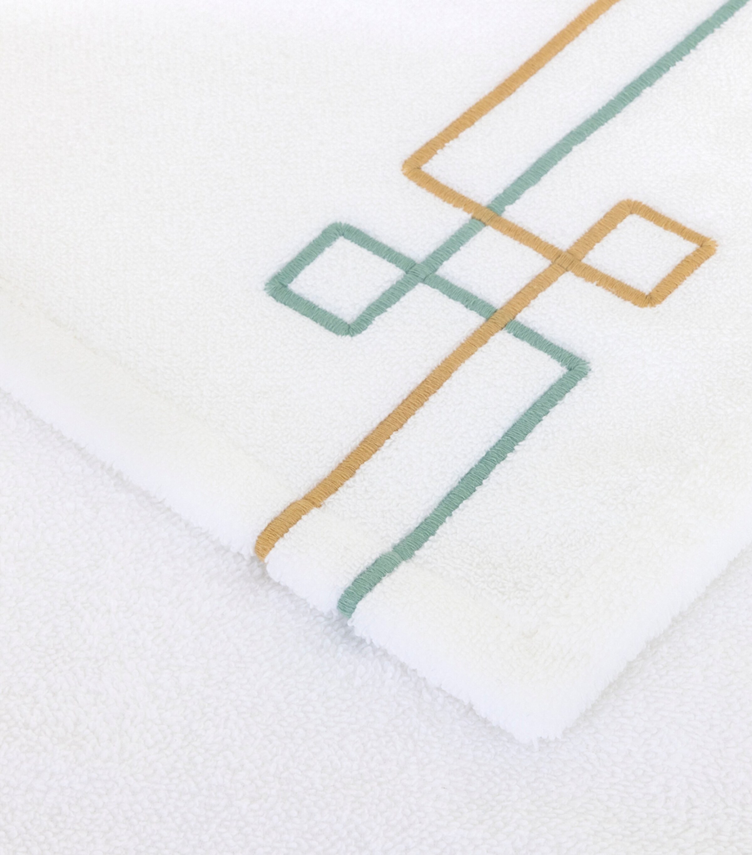 Yves Delorme Villa Bath Towel (70cm x 140cm) White Image 4