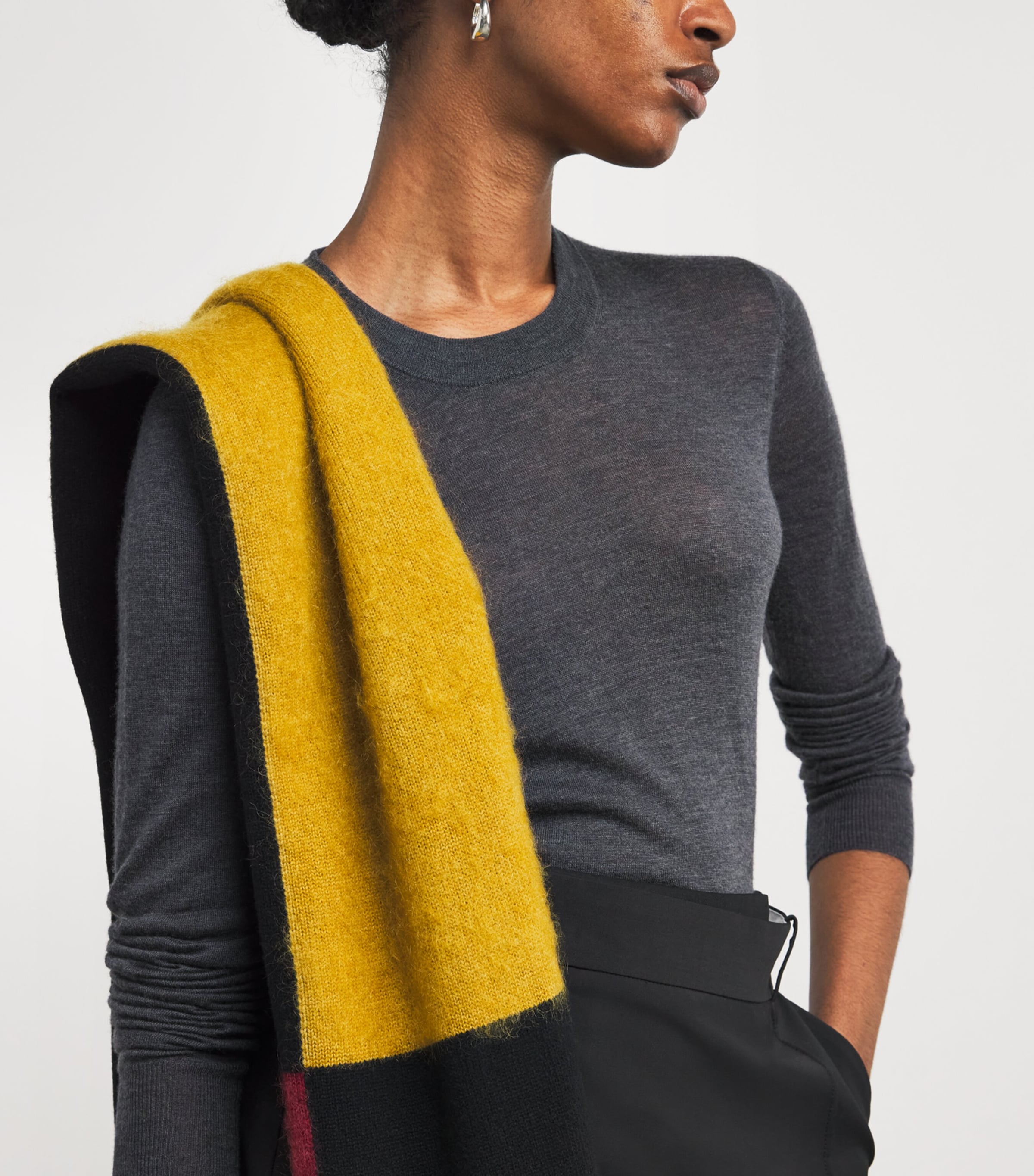Cashmere Round-Neck Sweater SMOKE Image 6