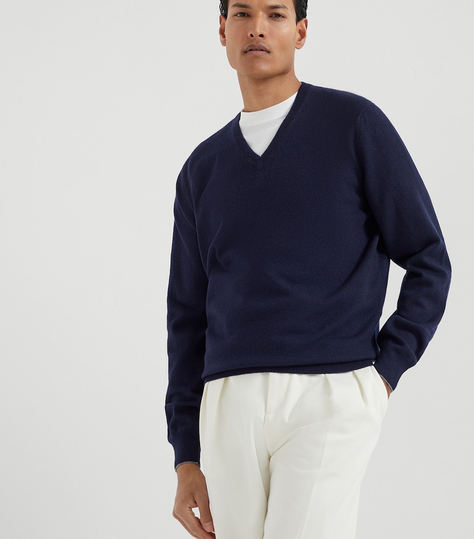 Cashmere V-Neck Sweater CW425 Image 2