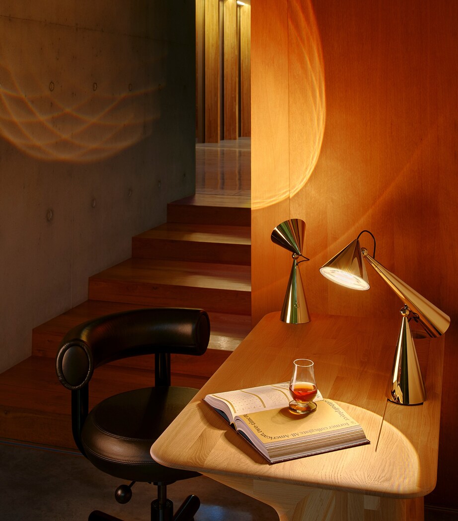 Portable Pose Table Lamp GOLD Image 6