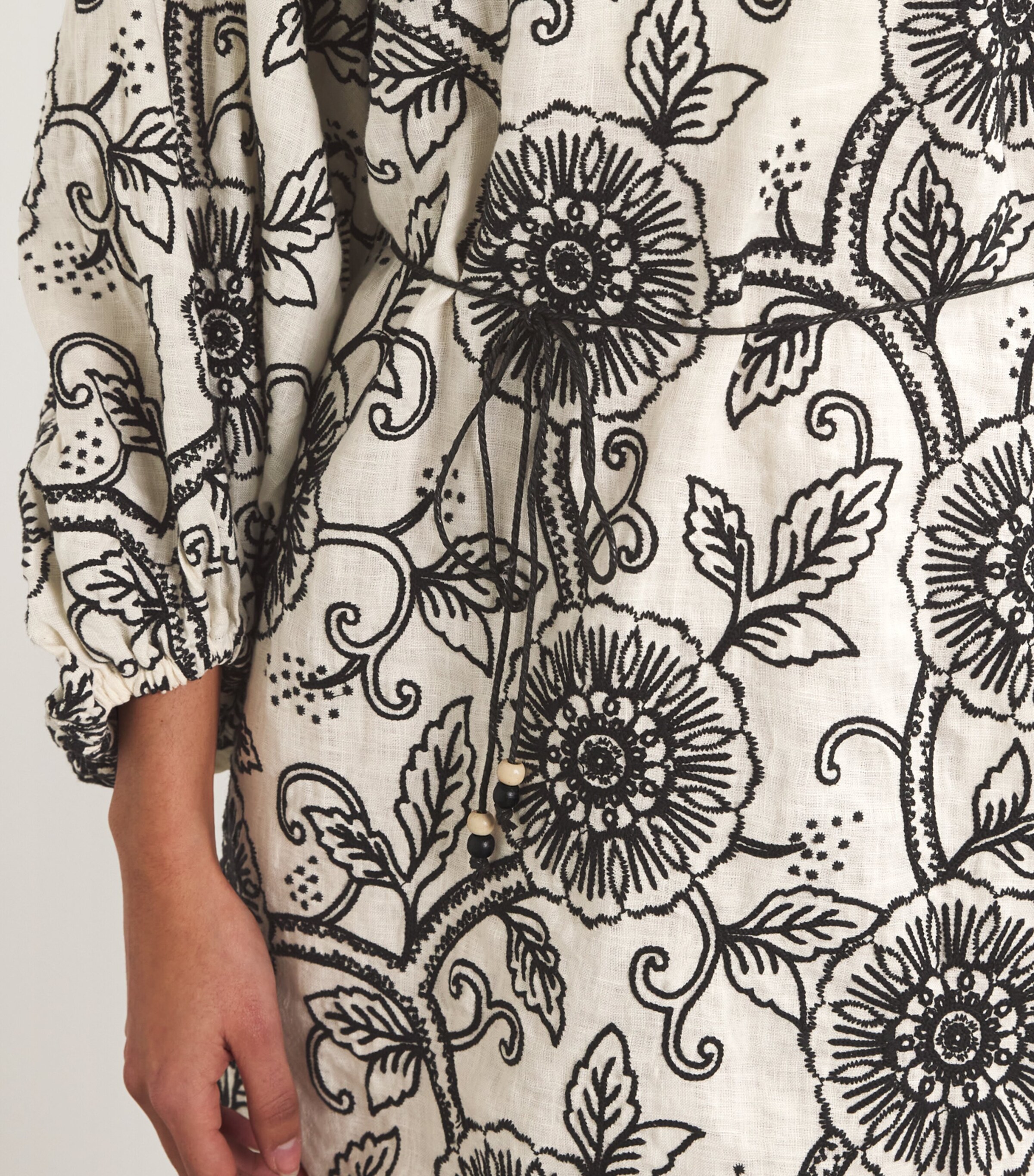 Linen Embroidered Mini Dress IVORY/BLACK Image 6