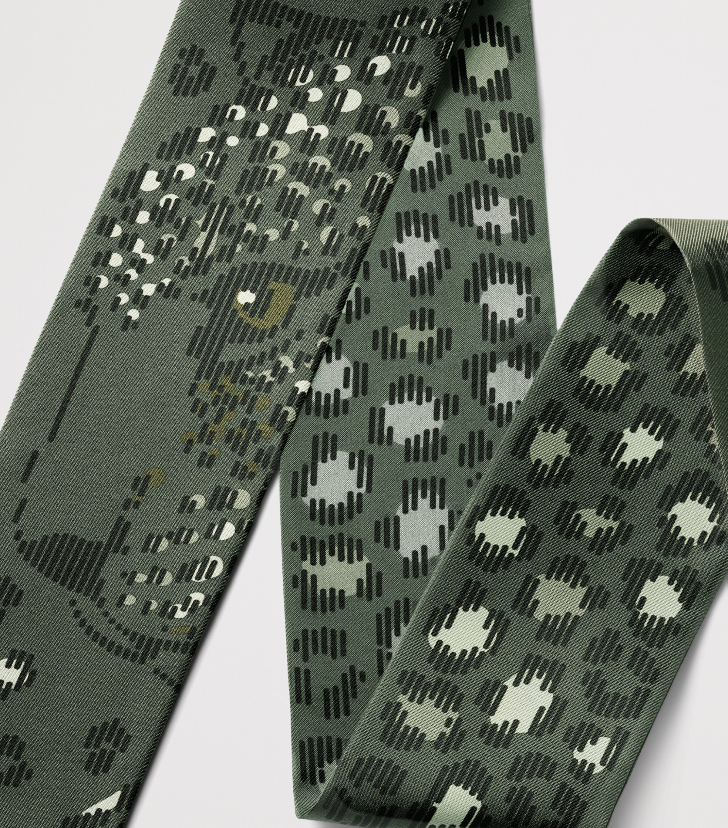 Silk Panthère Dots Bandeau Scarf GREEN Image 3