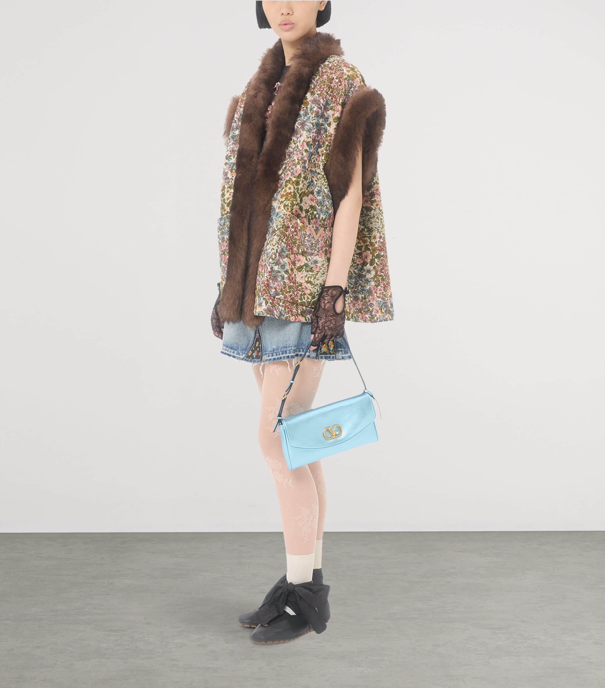 Small Leather DeVain Shoulder Bag E08 Image 6