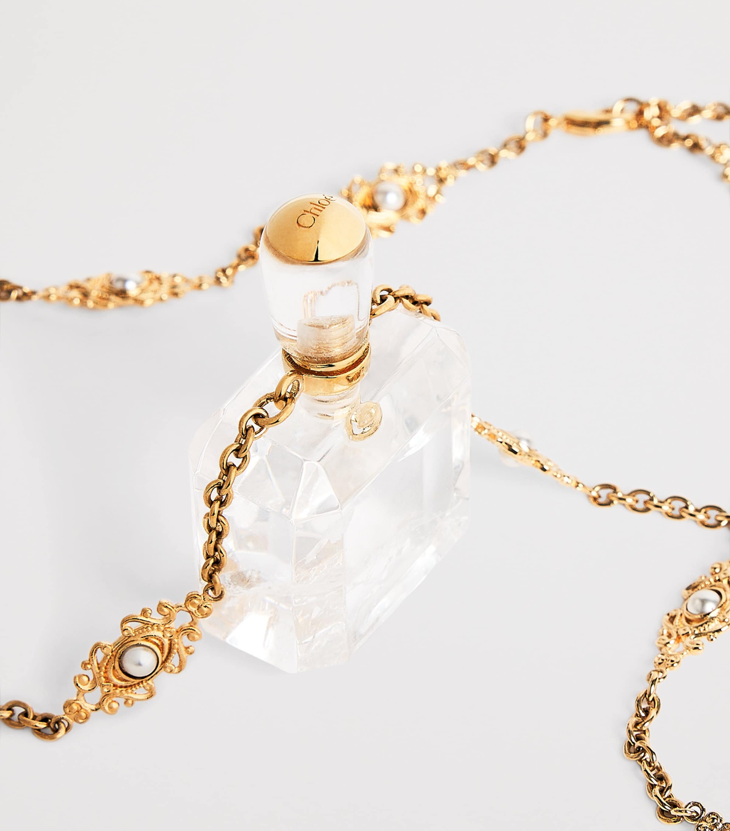Chloé Victorian Pendant Necklace Crystal White Image 5
