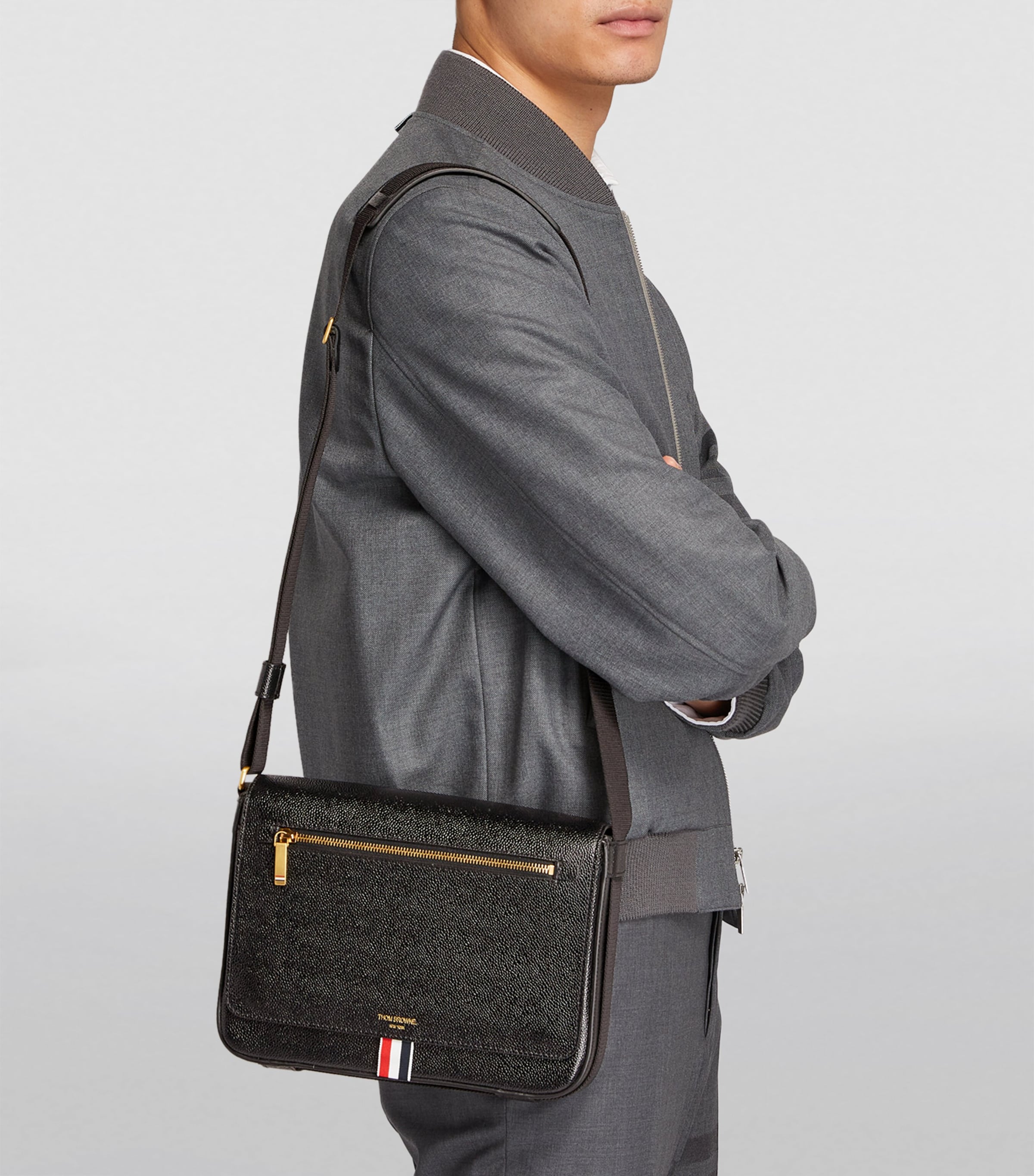 Pebbled Leather Reporter Bag BLACK Image 4