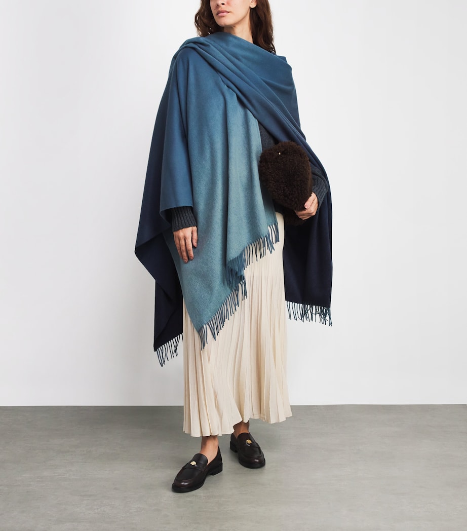 Cashmere Ombré Cape RU7686 SEASCPE /NAVY Image 3