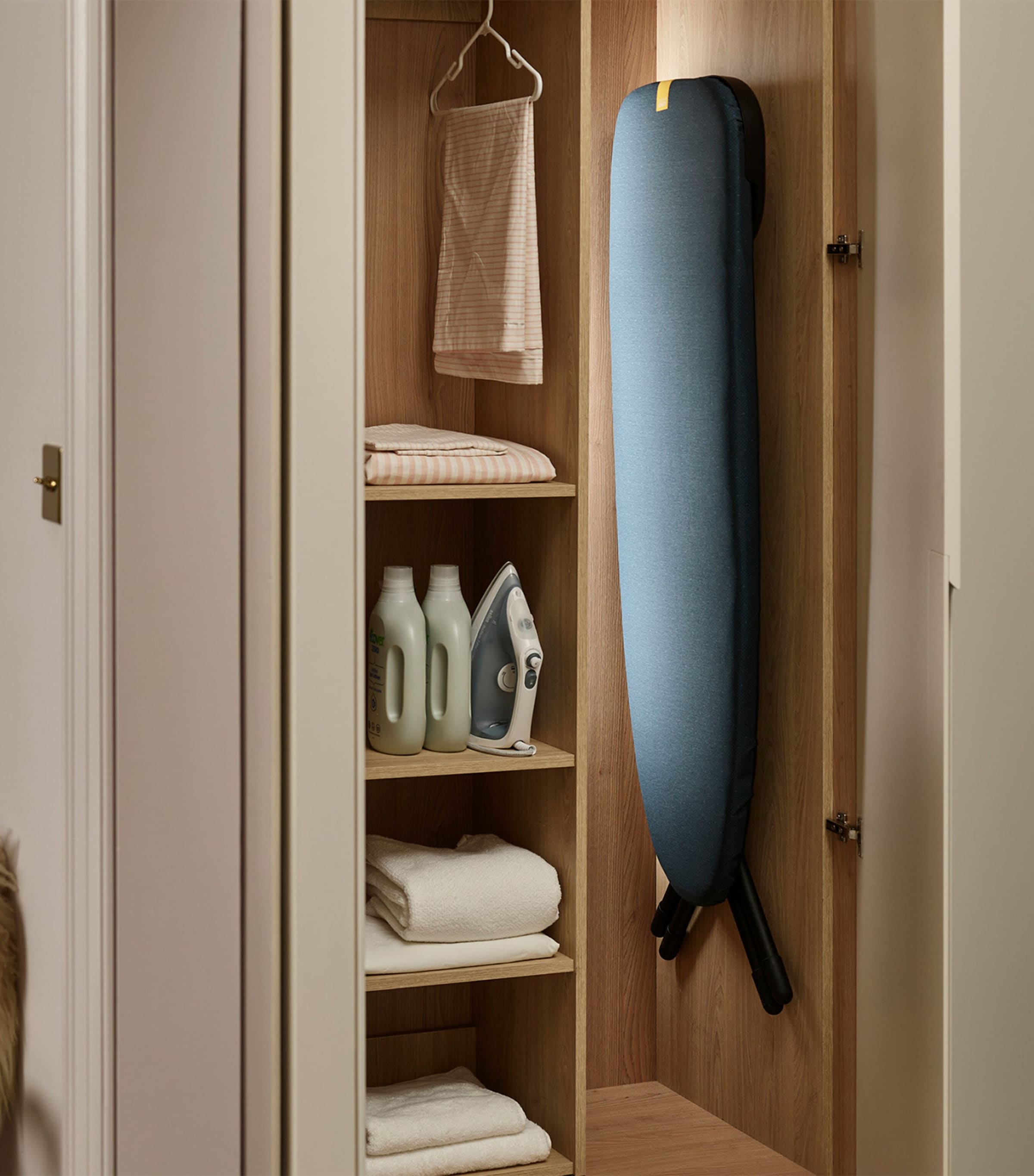 Glide Max Plus Ironing Board BLACK Image 3