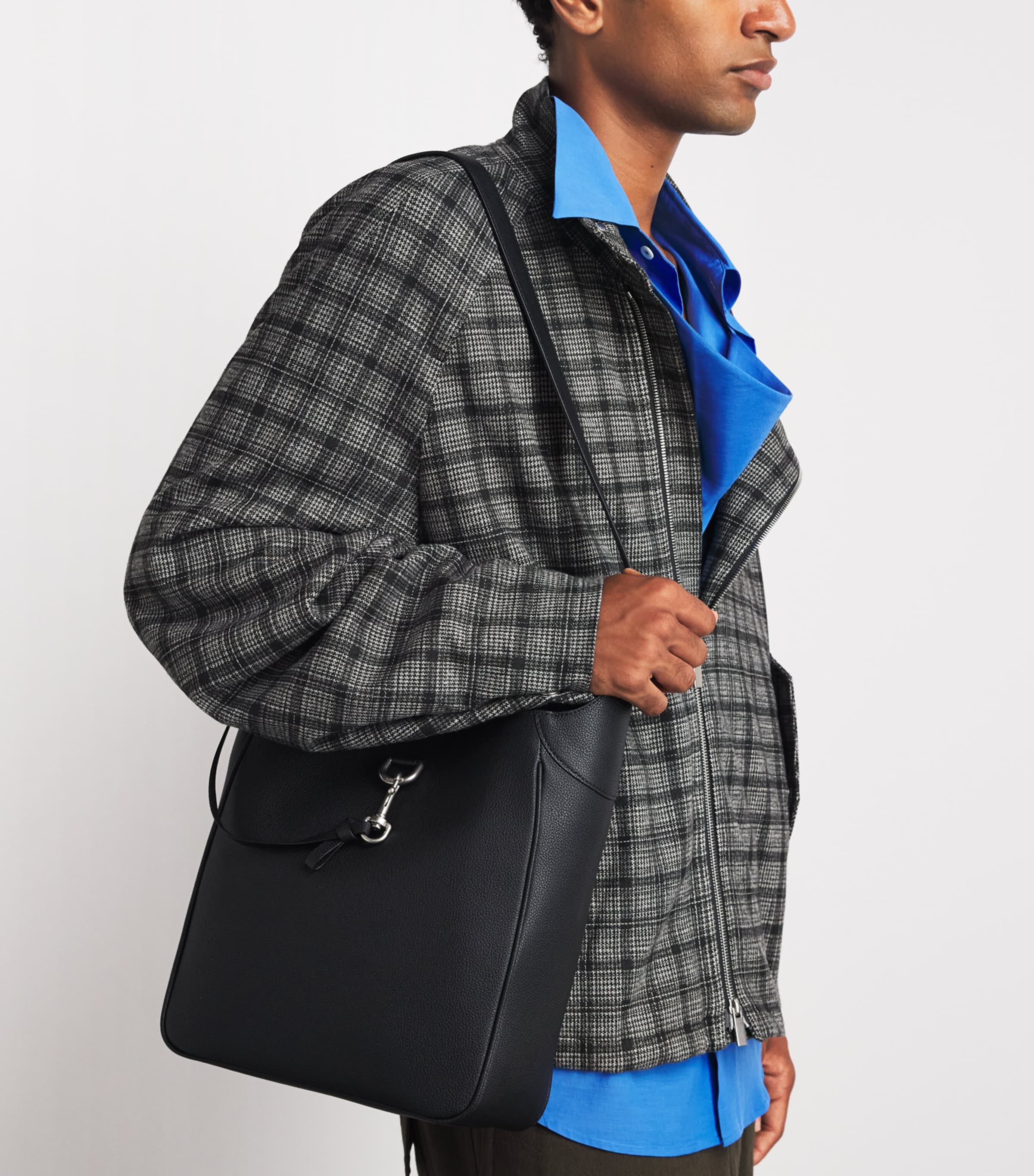 System Leather Anchor Shoulder Bag Black Image 4