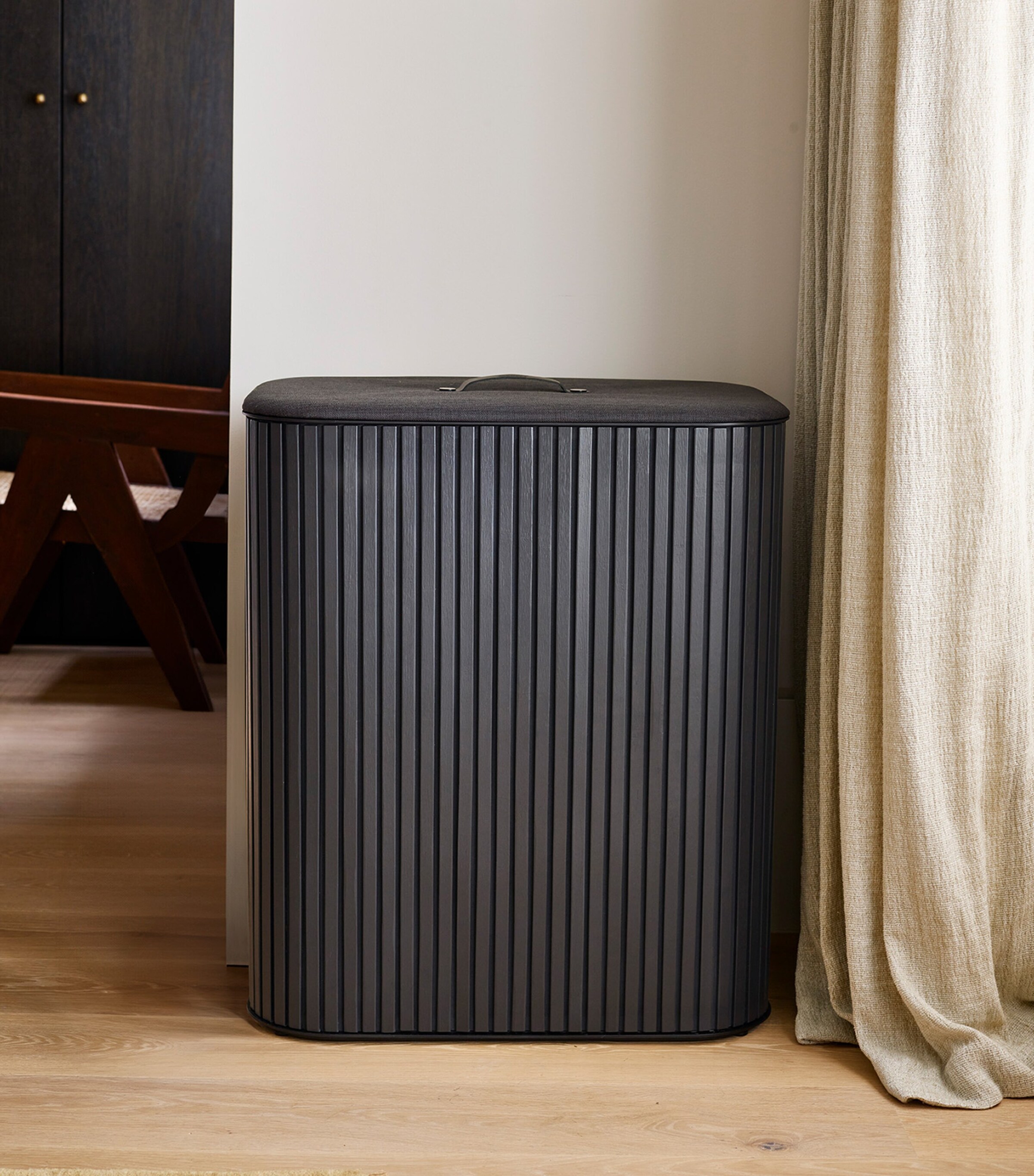 Tota Luxe Laundry Basket (90L) BLACK Image 2