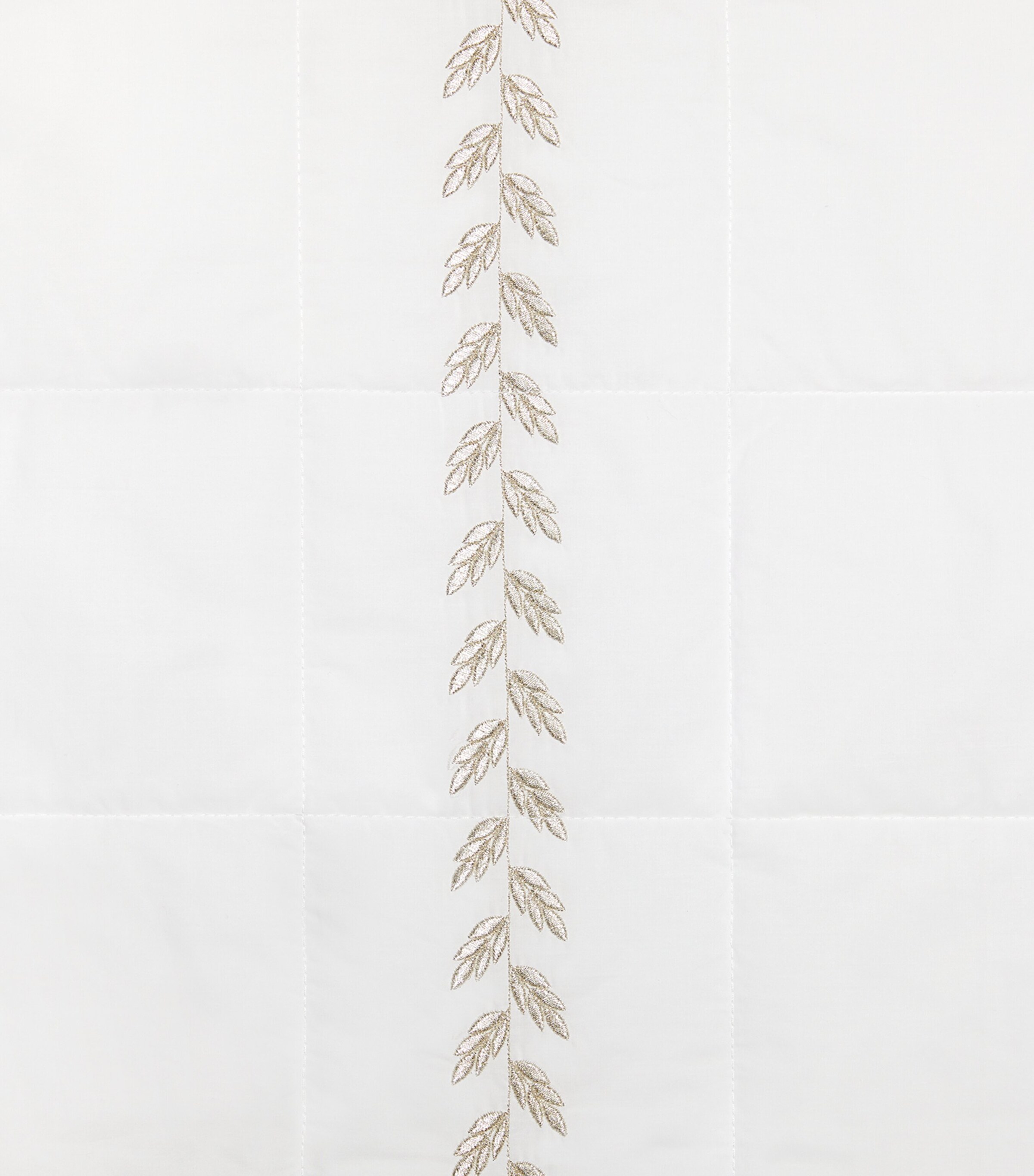 Federico Super King Bedspread (290cm x 260cm) WHT/ANTIQUE SVR Image 3