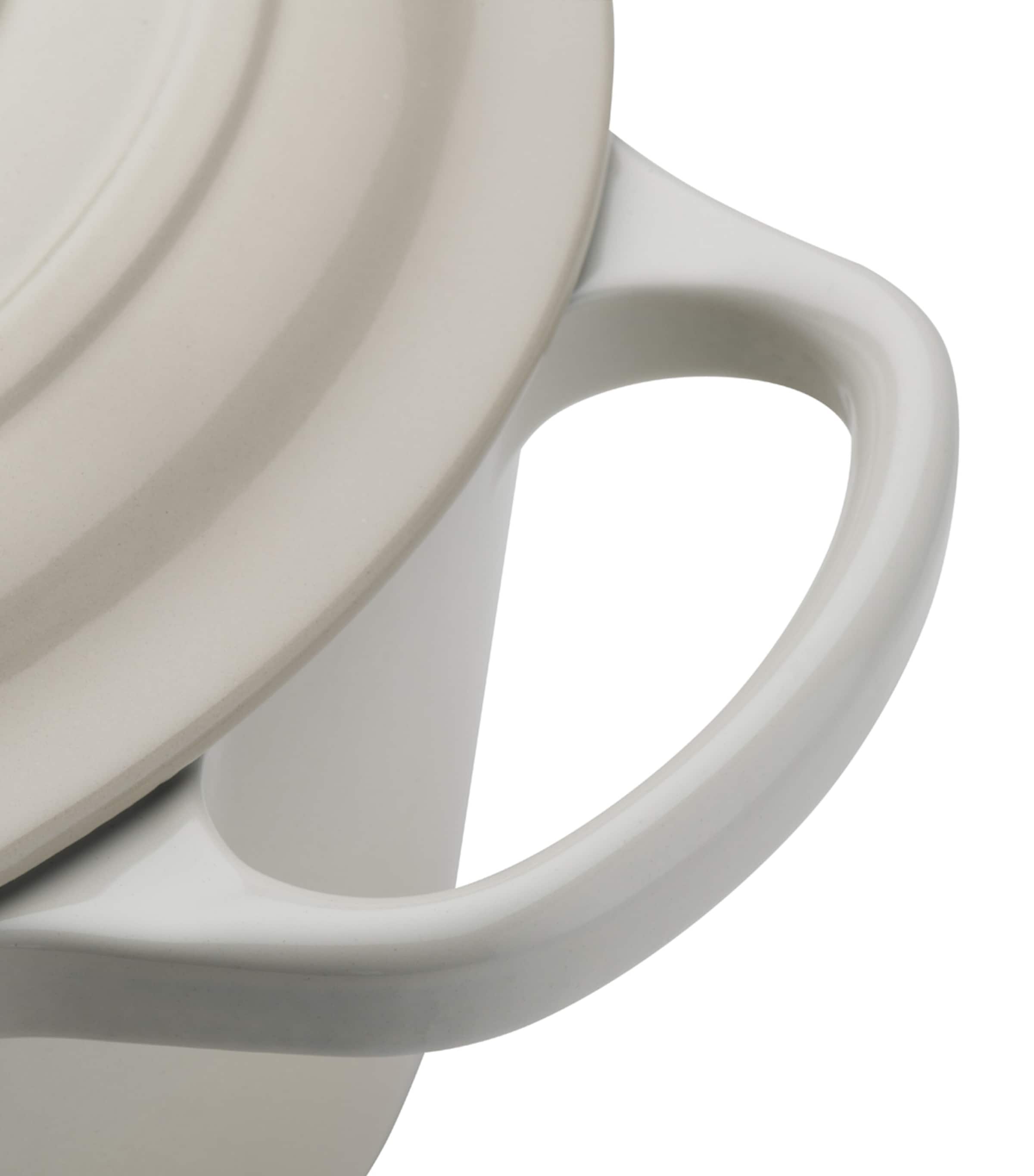 Cast Iron Round Casserole Dish (28cm) MERINGUE Image 3