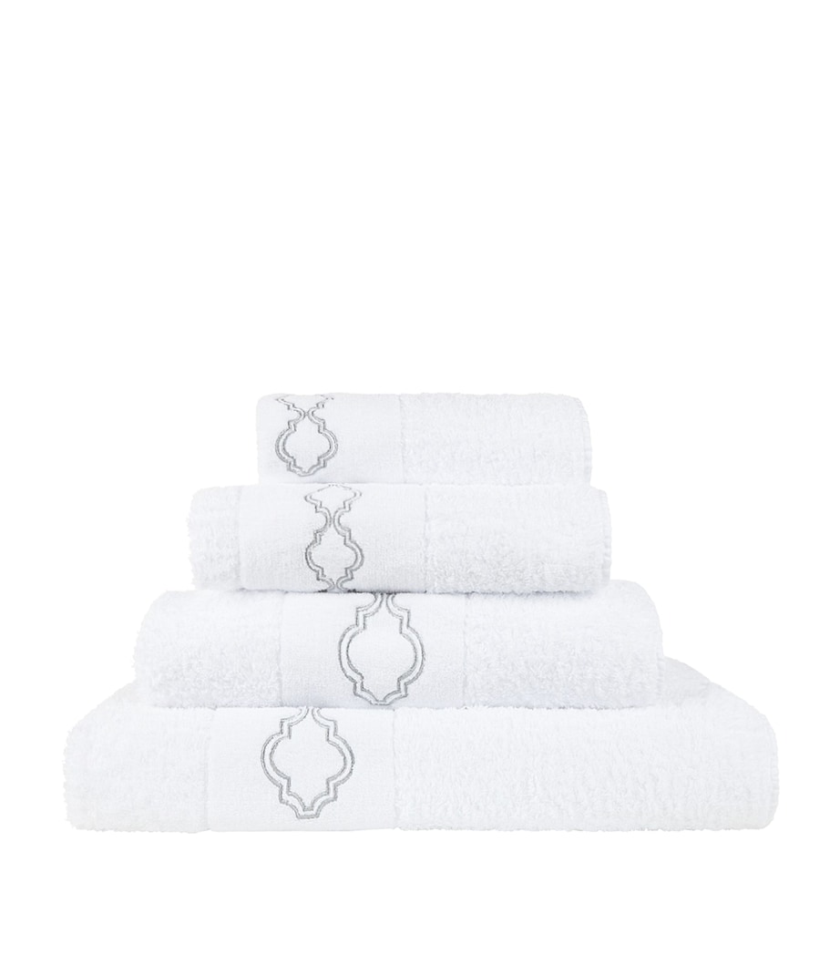 Abyss & Habidecor Chanti Bath Towel (70cm x 140cm) Silver Image 1