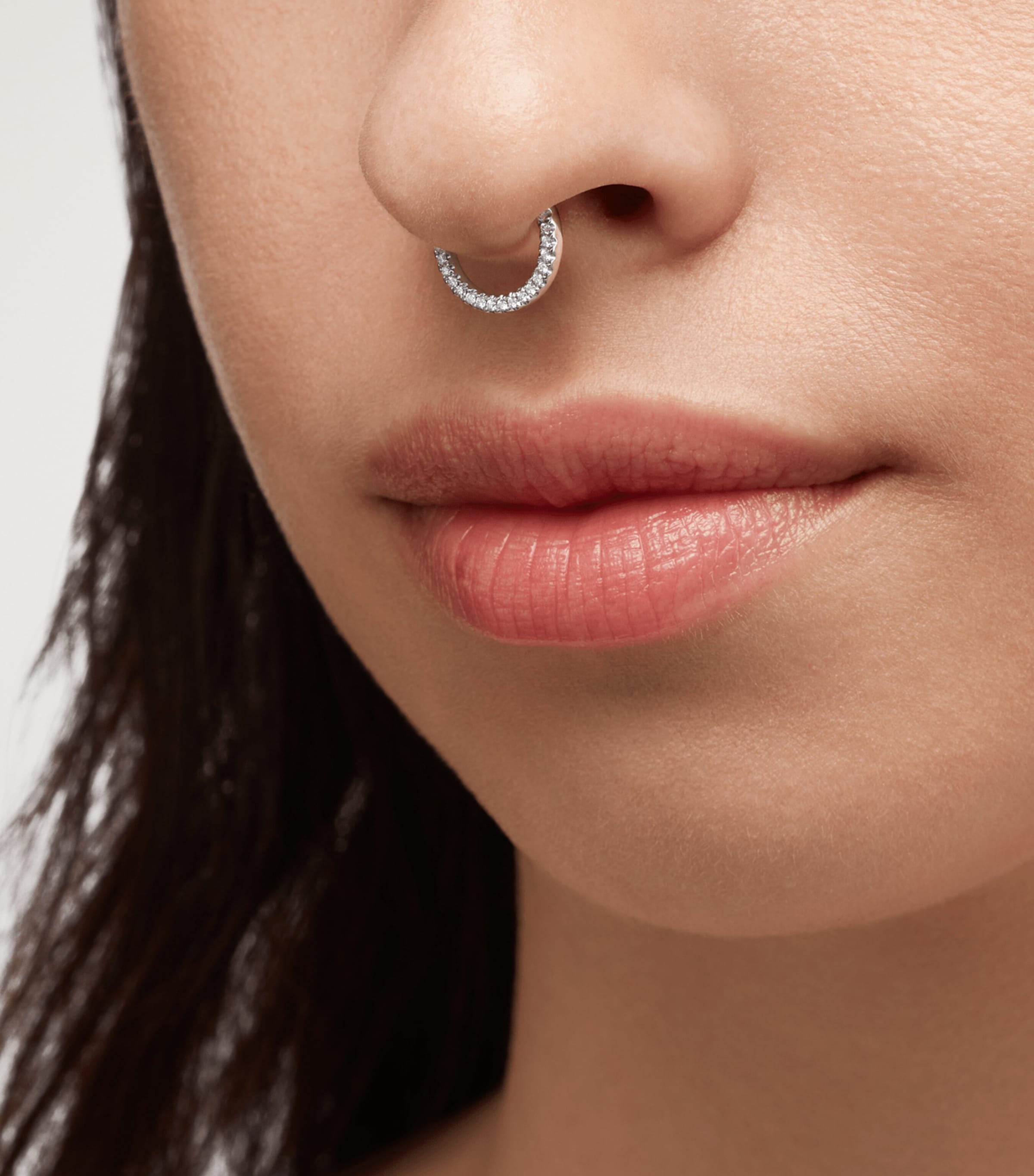 Diamond Horizontal Eternity Single Hoop Earring (9.5mm) YELLOW GOLD Image 2