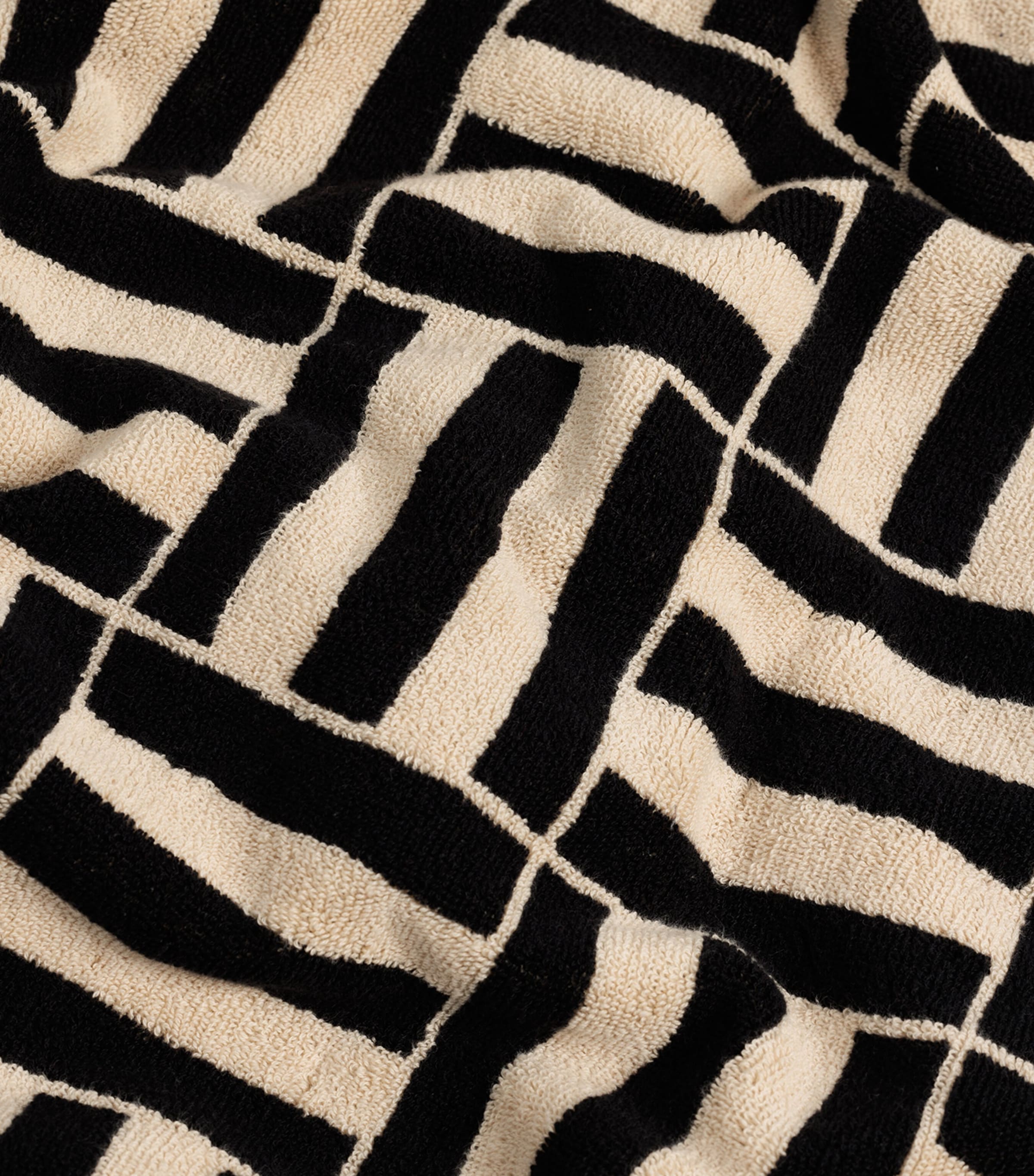 Willis Beach Towel (90cm x 170cm) SAND & NOIR Image 5