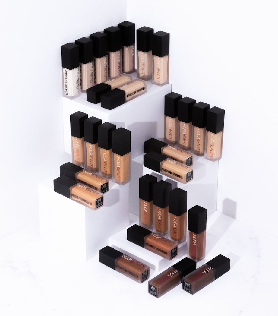 #FauxFilter Luminous Matte Liquid Concealer 3.5 SUGAR BISCUIT Image 3