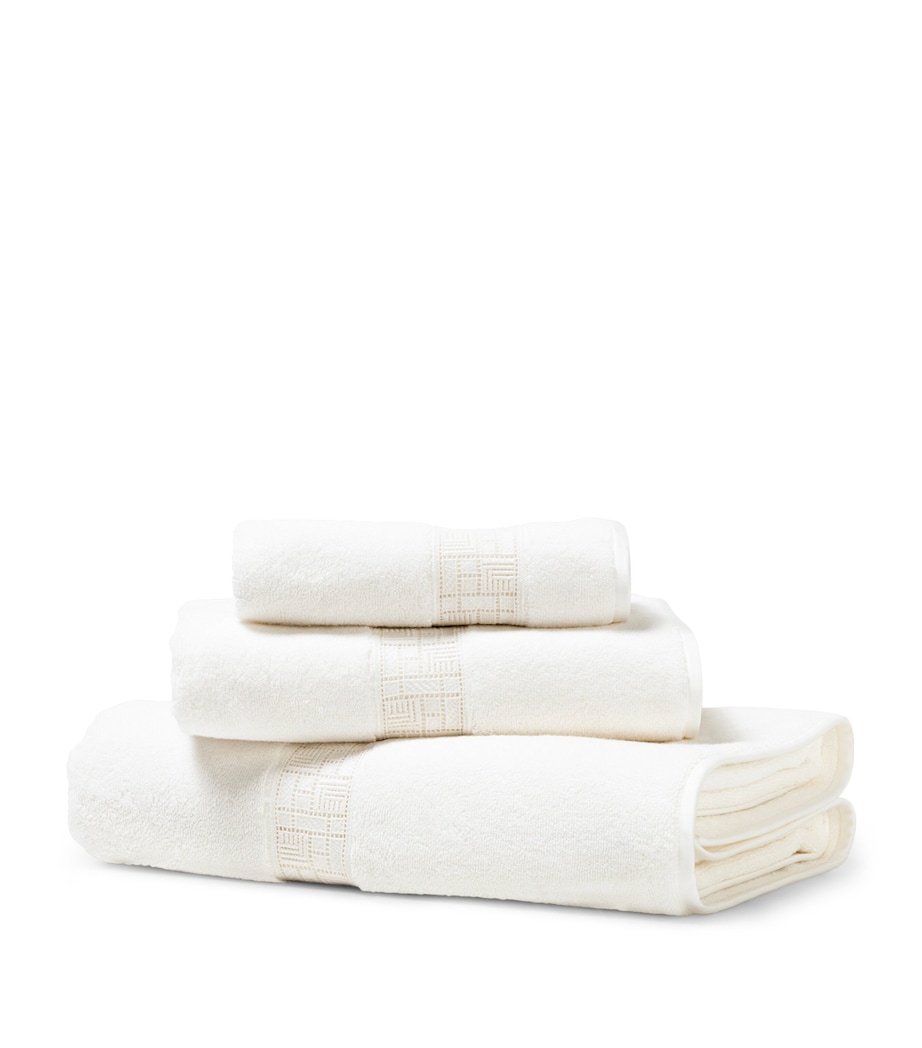 Maze Lace Bath Sheet 2136 - MILK Image 1