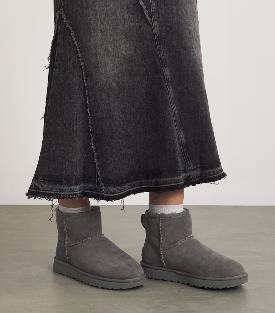 Classic Mini II Suede Boots GREY Image 2