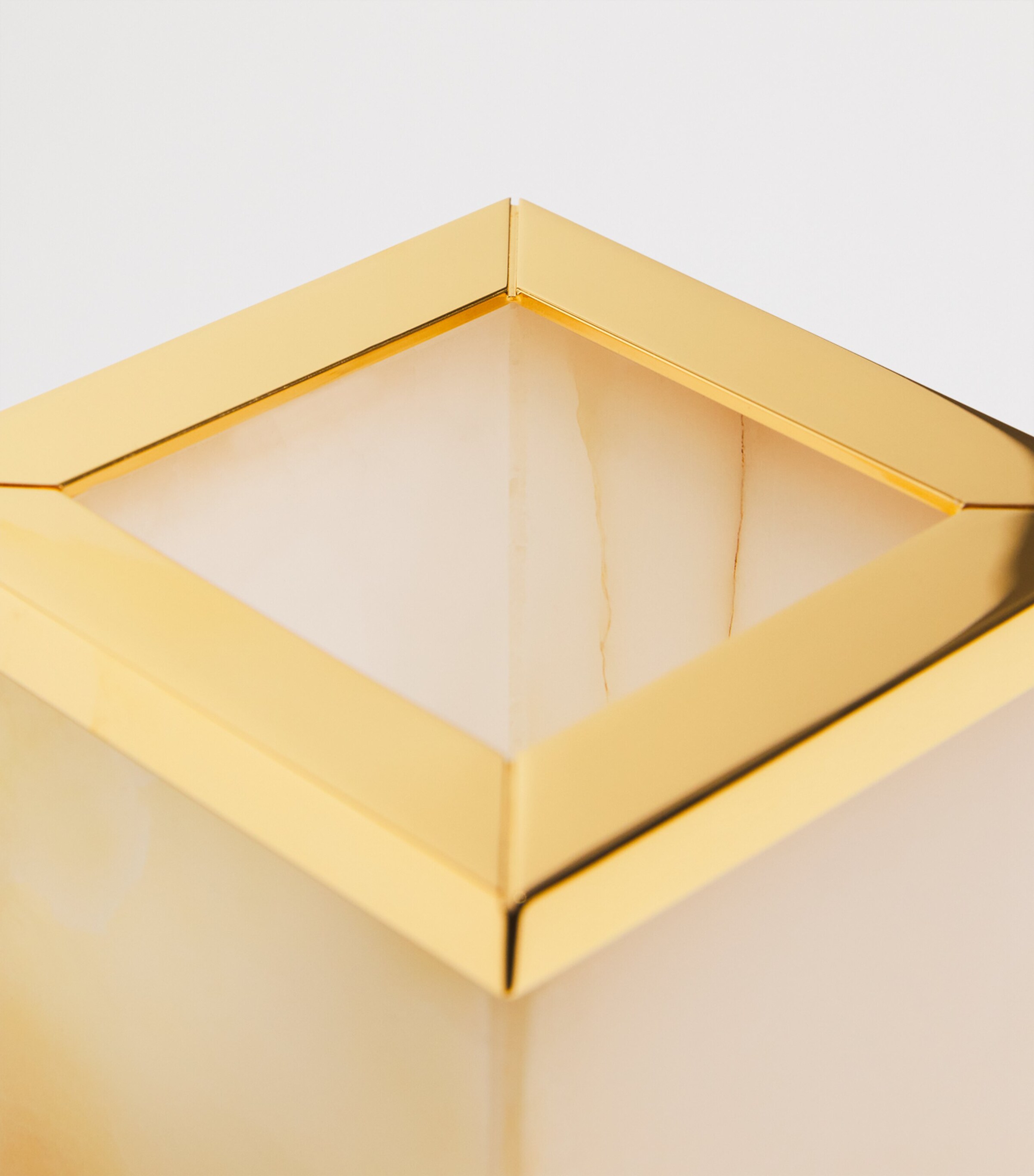 ZODIAC Onyx Toothbrush Holder Gold Image 2