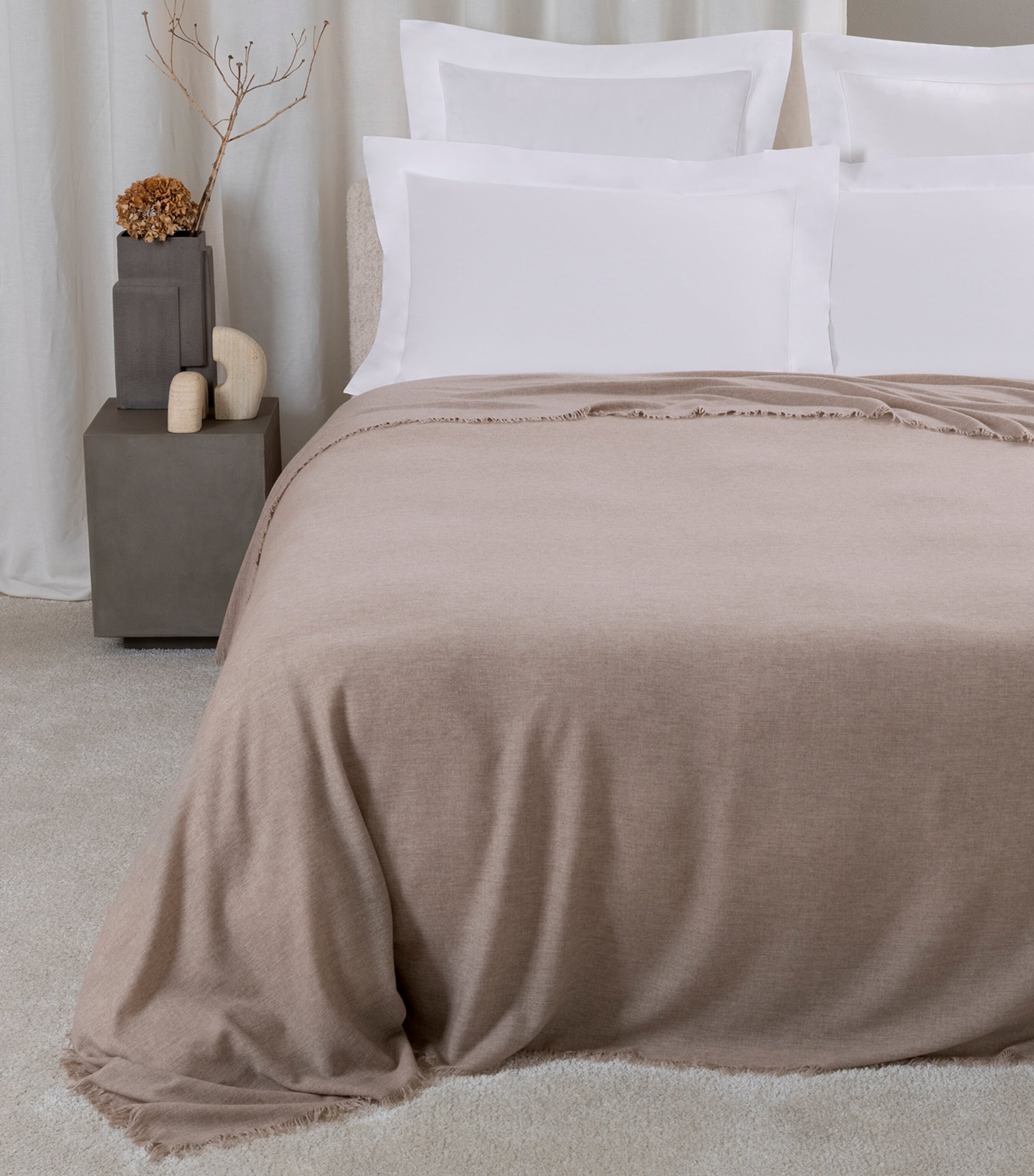 Frette Wool-Blend Lightness Blanket (250cm x 260cm) Beige Medio Image 1