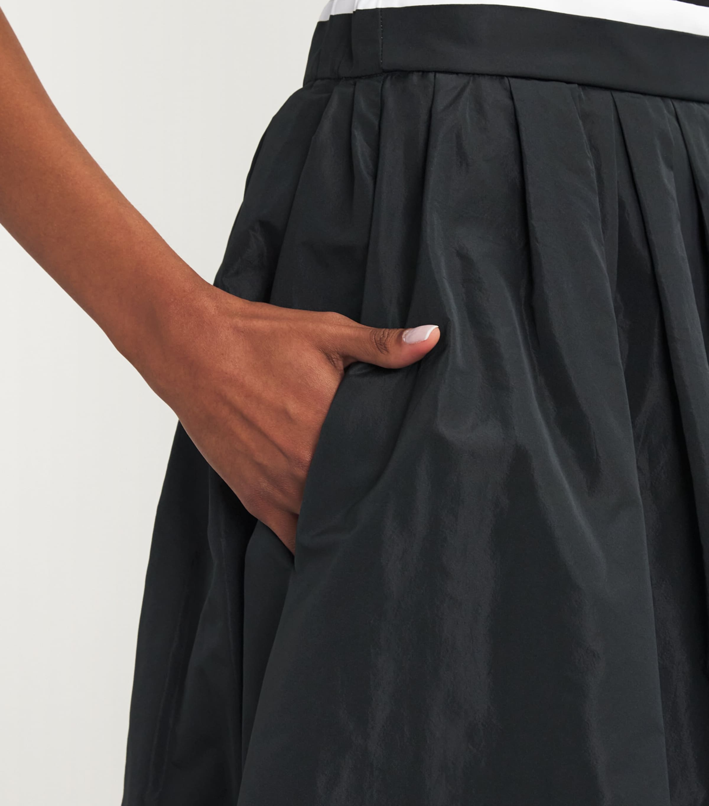 Pleated Midi Skirt BLACK Image 6