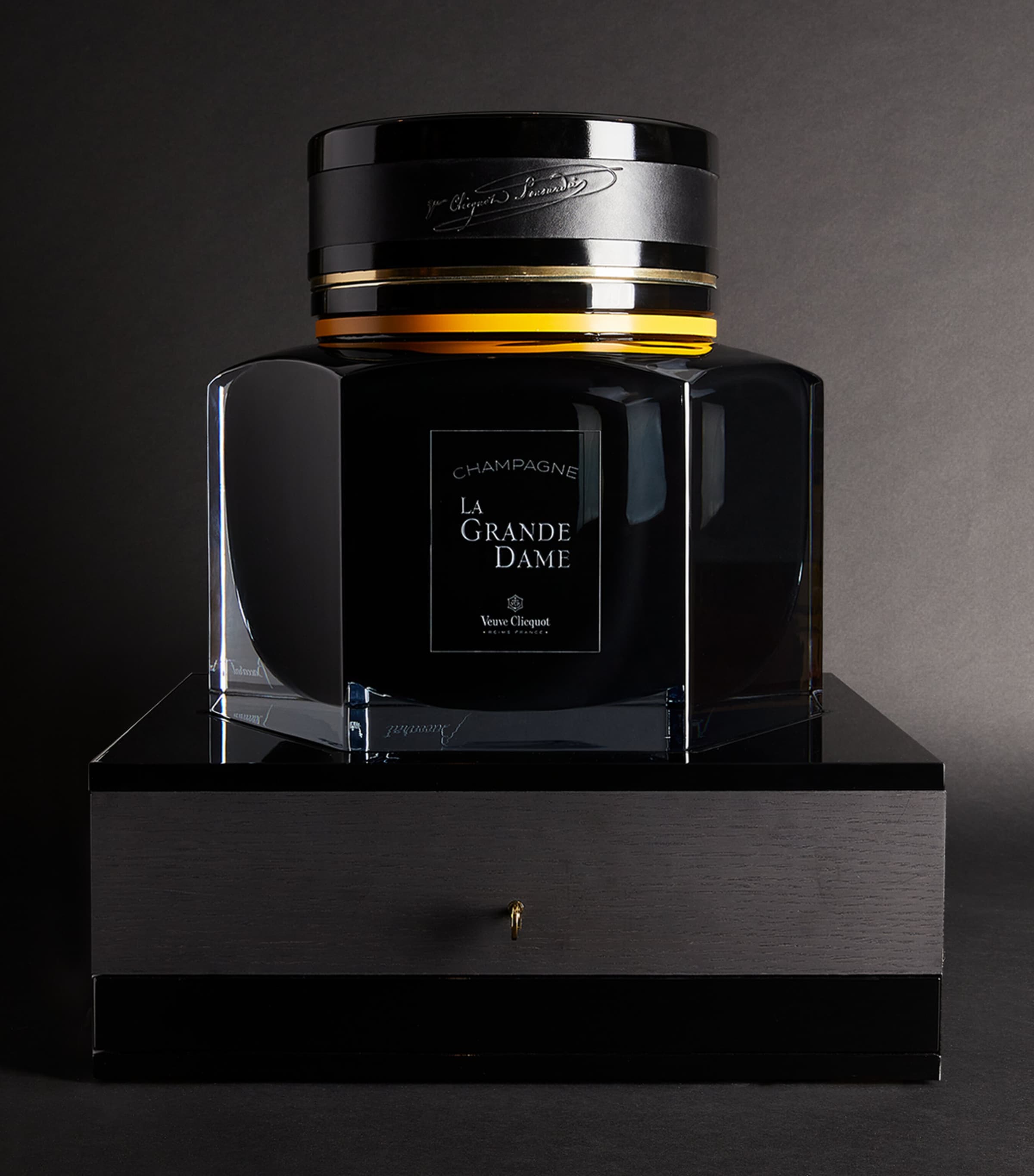 x Baccarat La Grande Dame Inkwell Champagne Case (6 x 75cl) - Champagne, France NO COLOUR Image 3