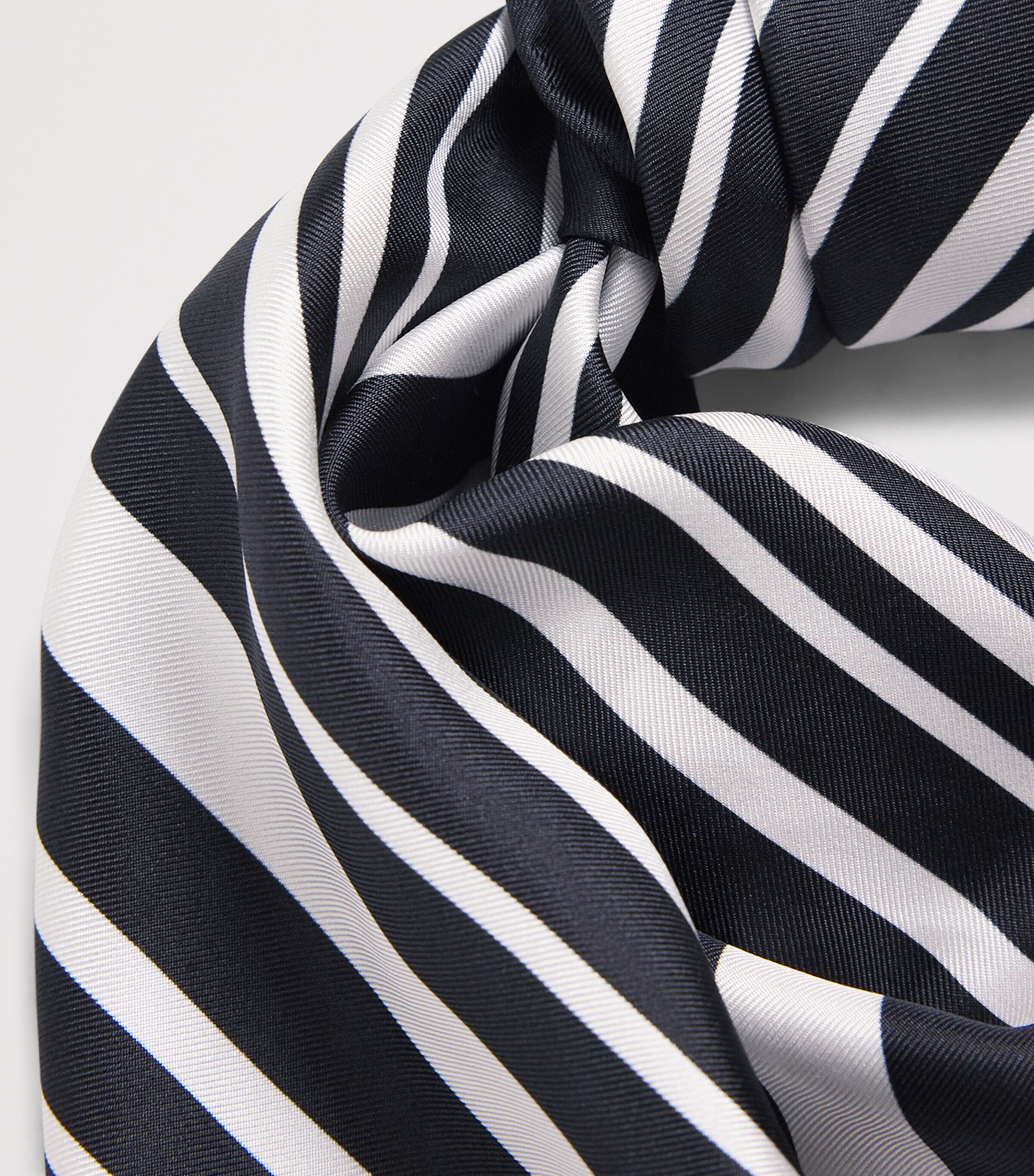 Joseph Silk Kenza Scarf Black/white Image 5