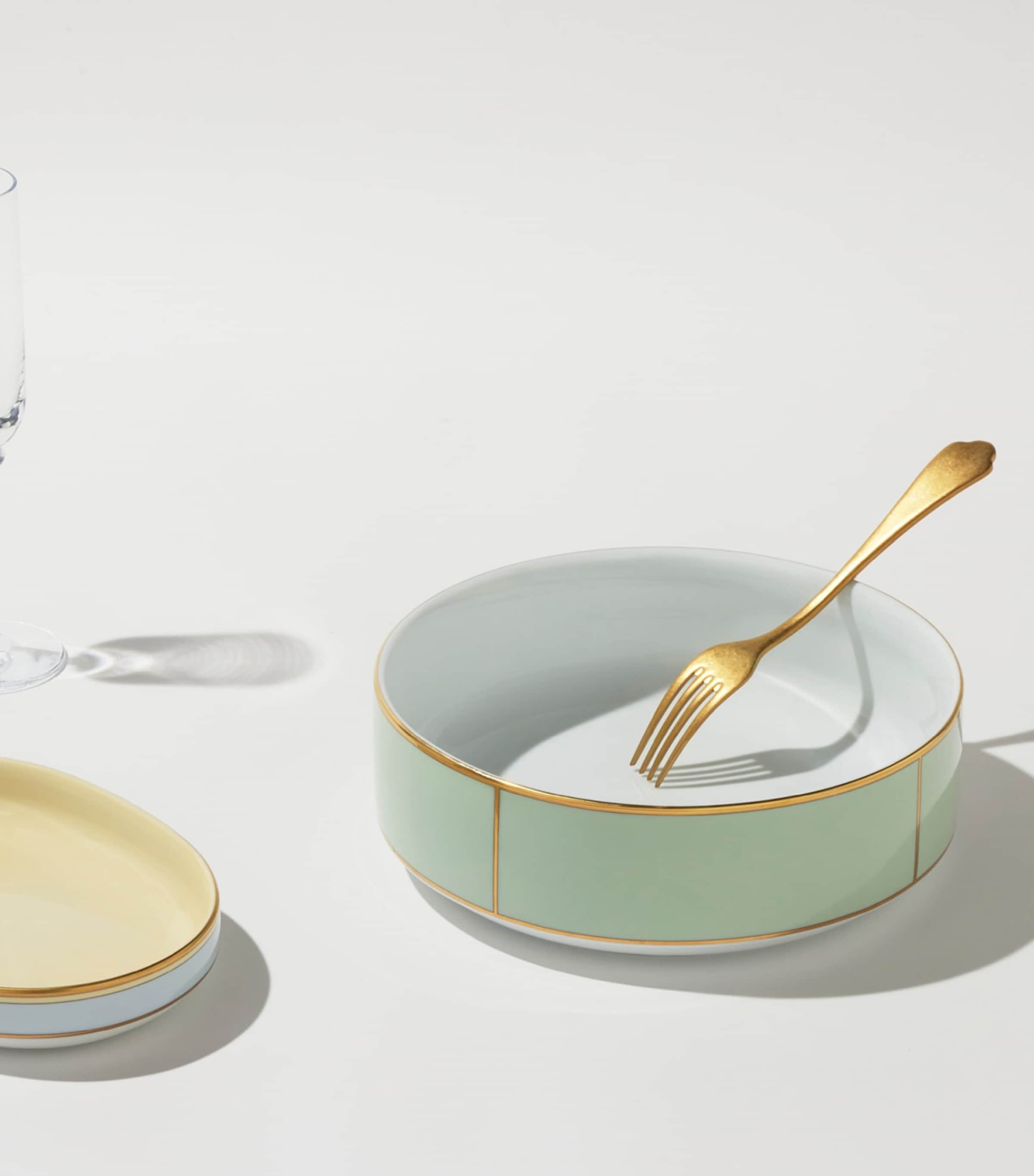 Porcelain Colonna Diva Verde Salad Bowl (24cm) G00134900 Image 3