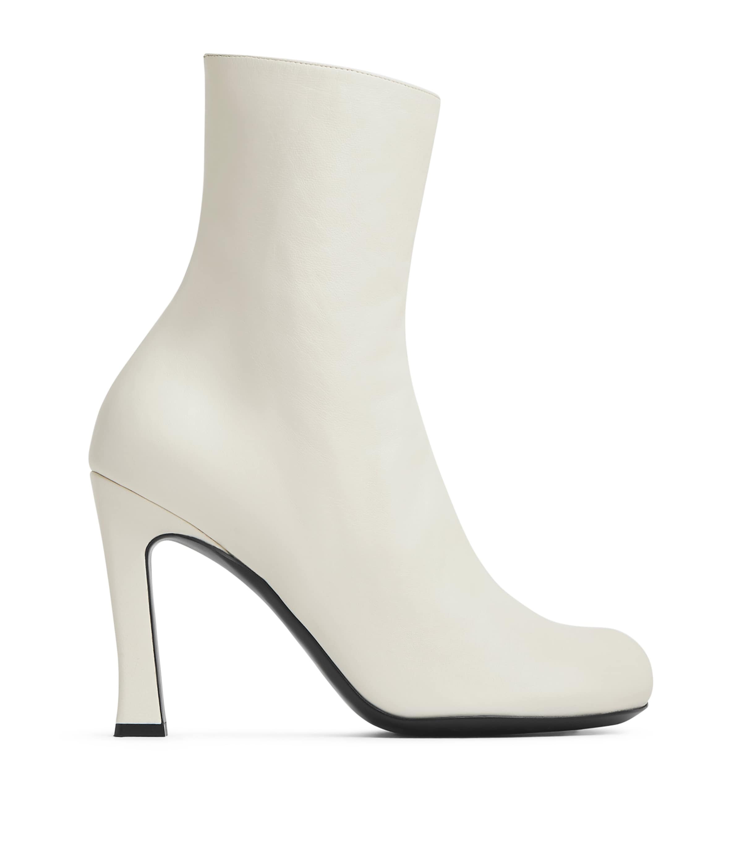 Bottega Veneta Lambskin Nico Ankle Boots 100 In White
