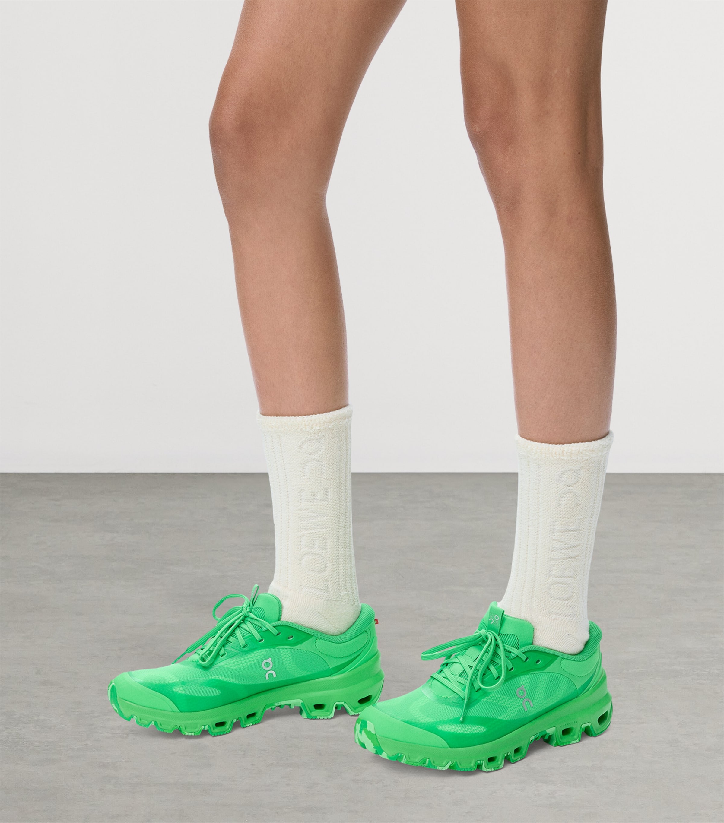 x On Cloudventure 2.0 Trainers GRASS GREEN Image 2