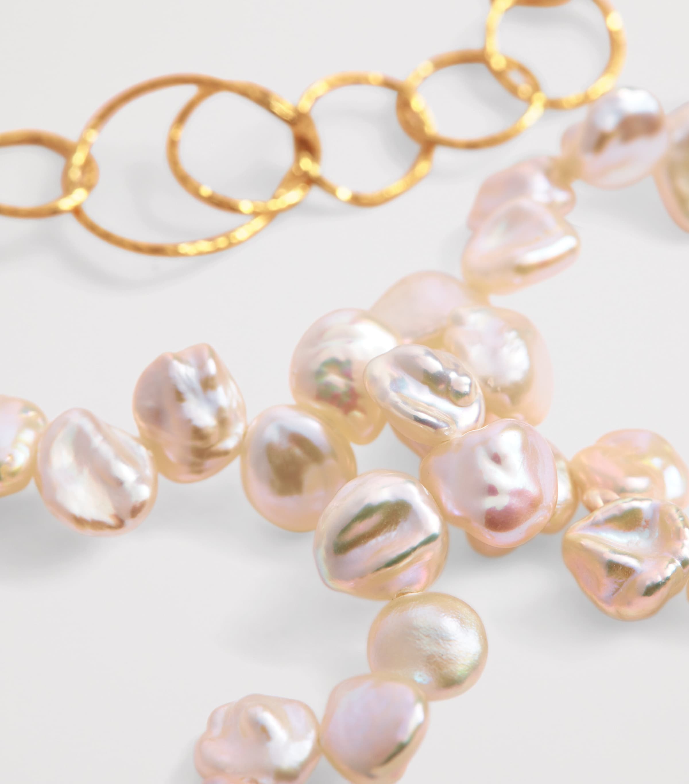 Gold-Plated and Freshwater Pearl Medea Necklace GOLD/PEARL Image 4