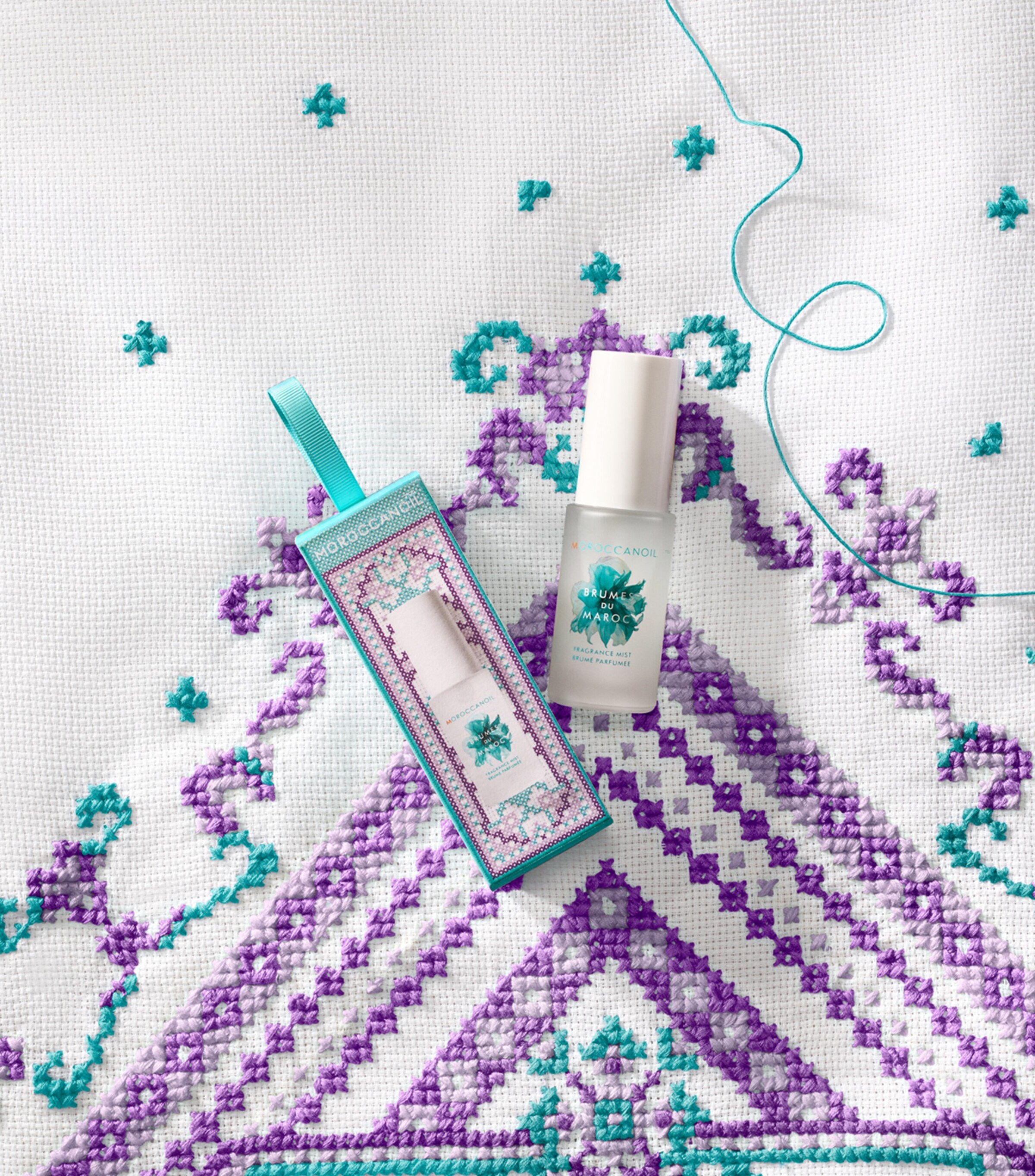 Moroccanoil Brumes Du Maroc Fragrance Hair Mist Tree Decoration (30ml) Image 2