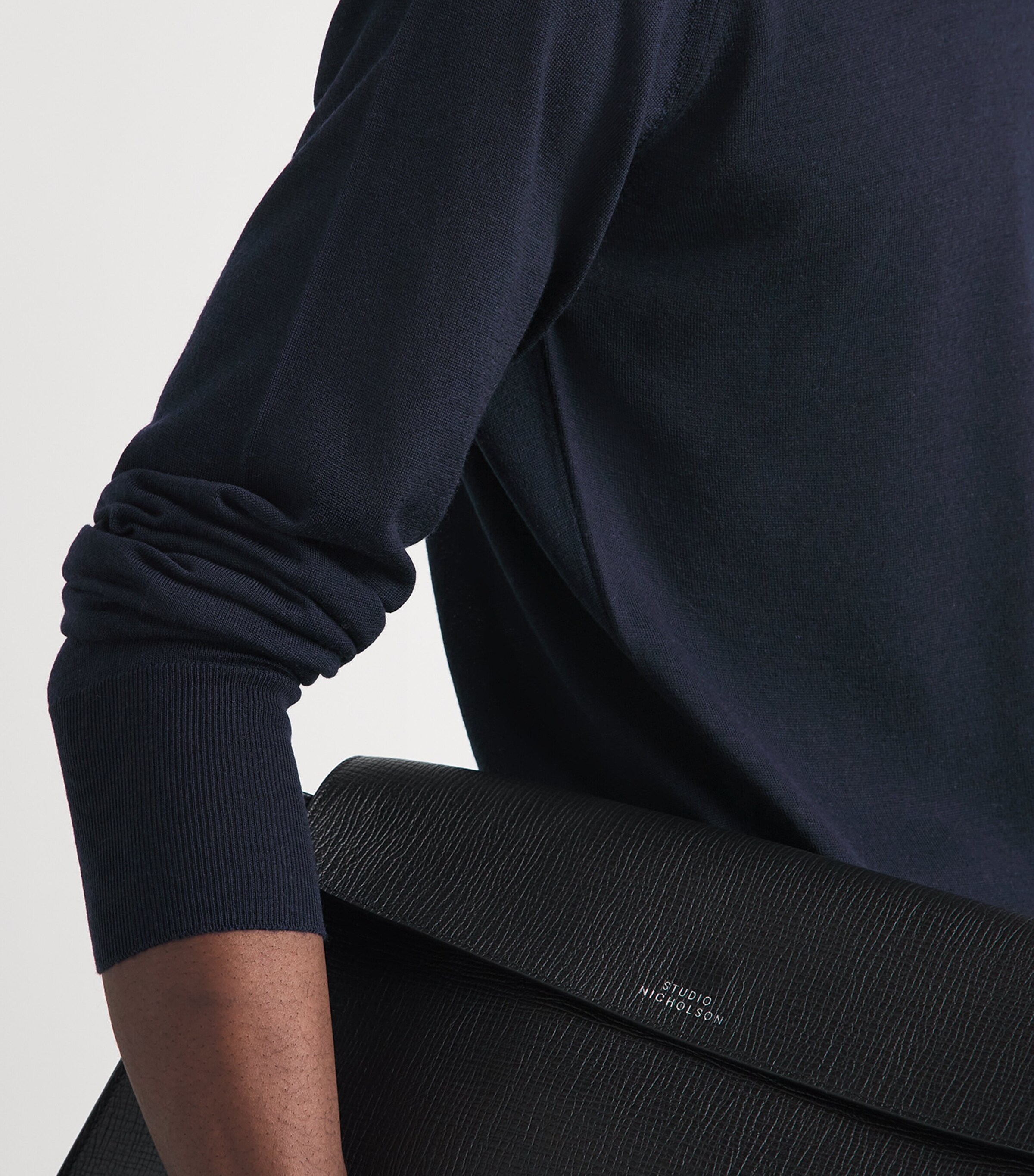 Alan Scott Mens Superfine Merino Wool Crew Neck Sweater Midnight Image 3